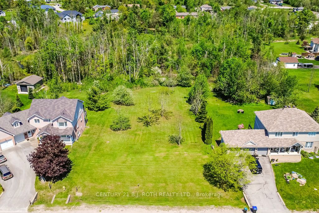 22 Boyd Crescent, Oro-Medonte, ON L0K 1N0