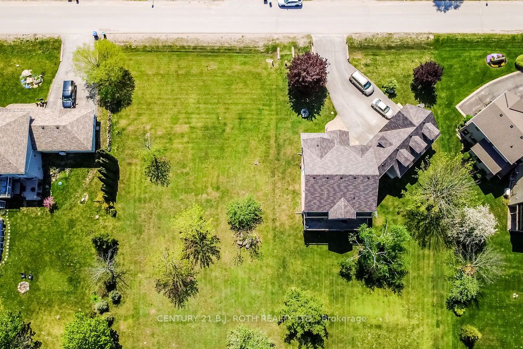 22 Boyd Crescent, Oro-Medonte, ON L0K 1N0 photo 2