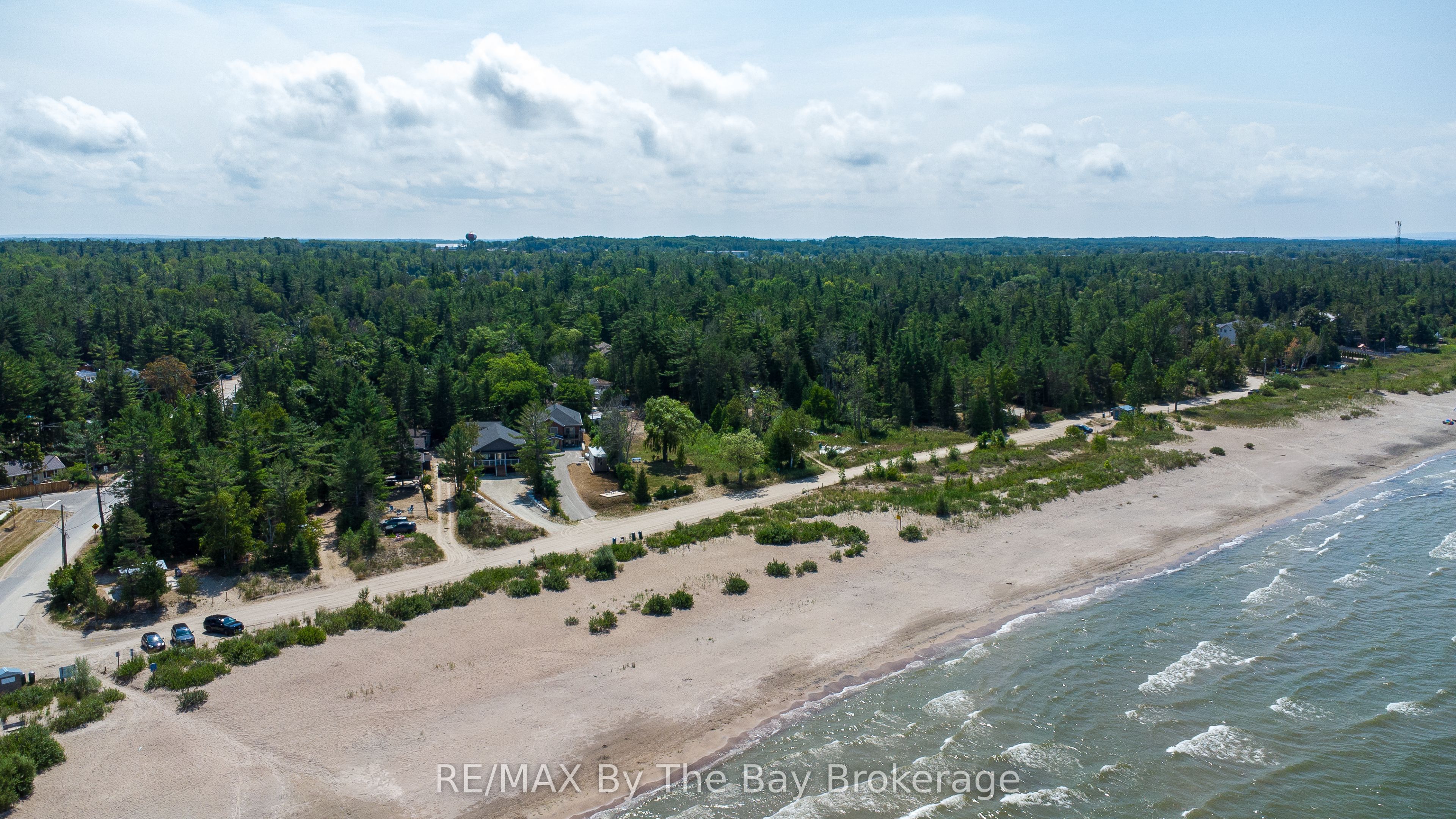 54 Homewood Avenue, Wasaga Beach, ON L9Z 2M2 photo 3