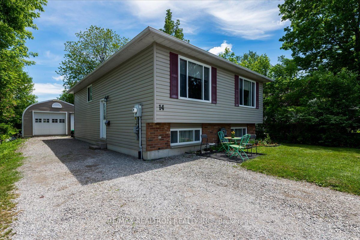 14 Courtland Street, Orillia, ON L3V 1A5 photo 2