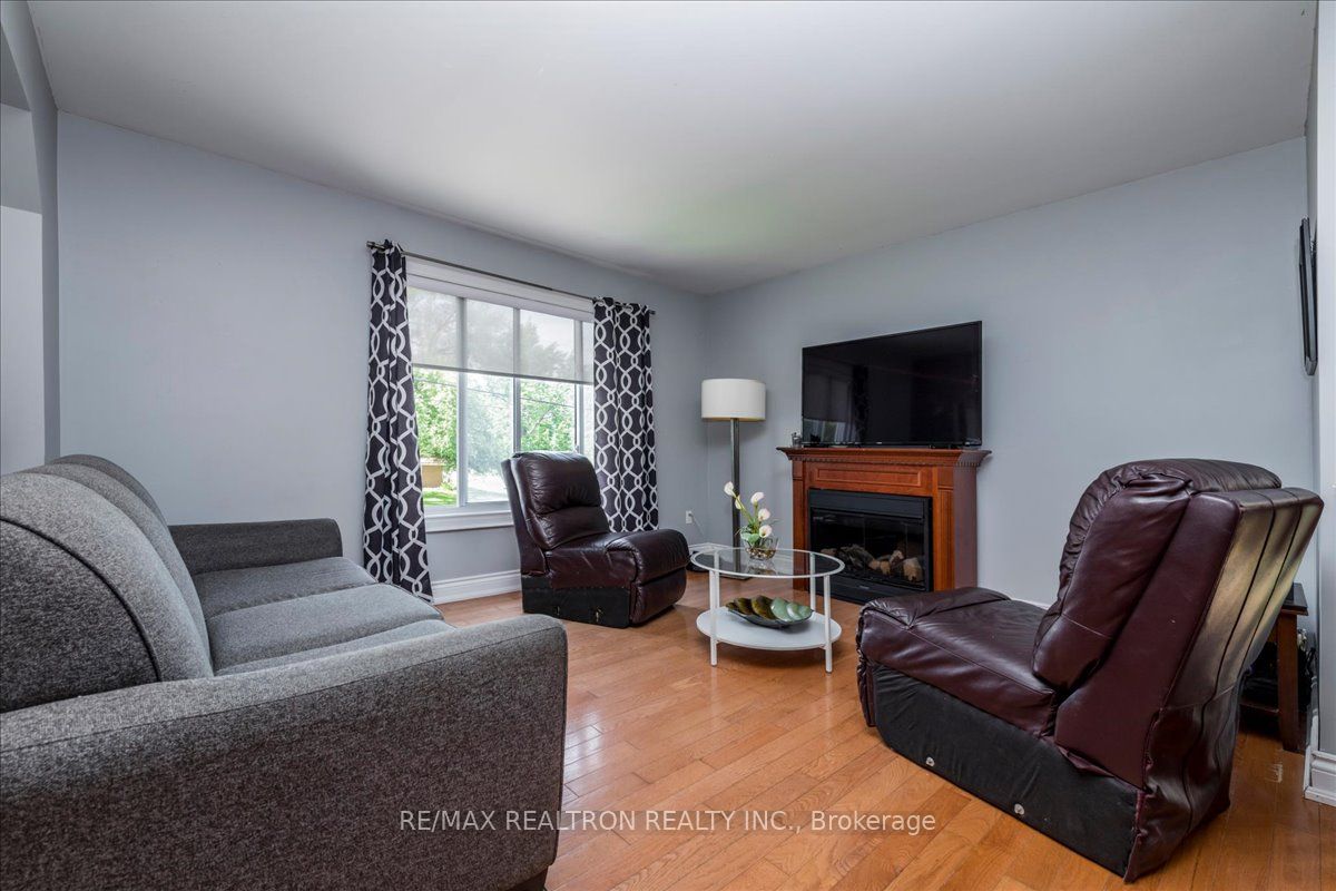 14 Courtland Street, Orillia, ON L3V 1A5 photo 5