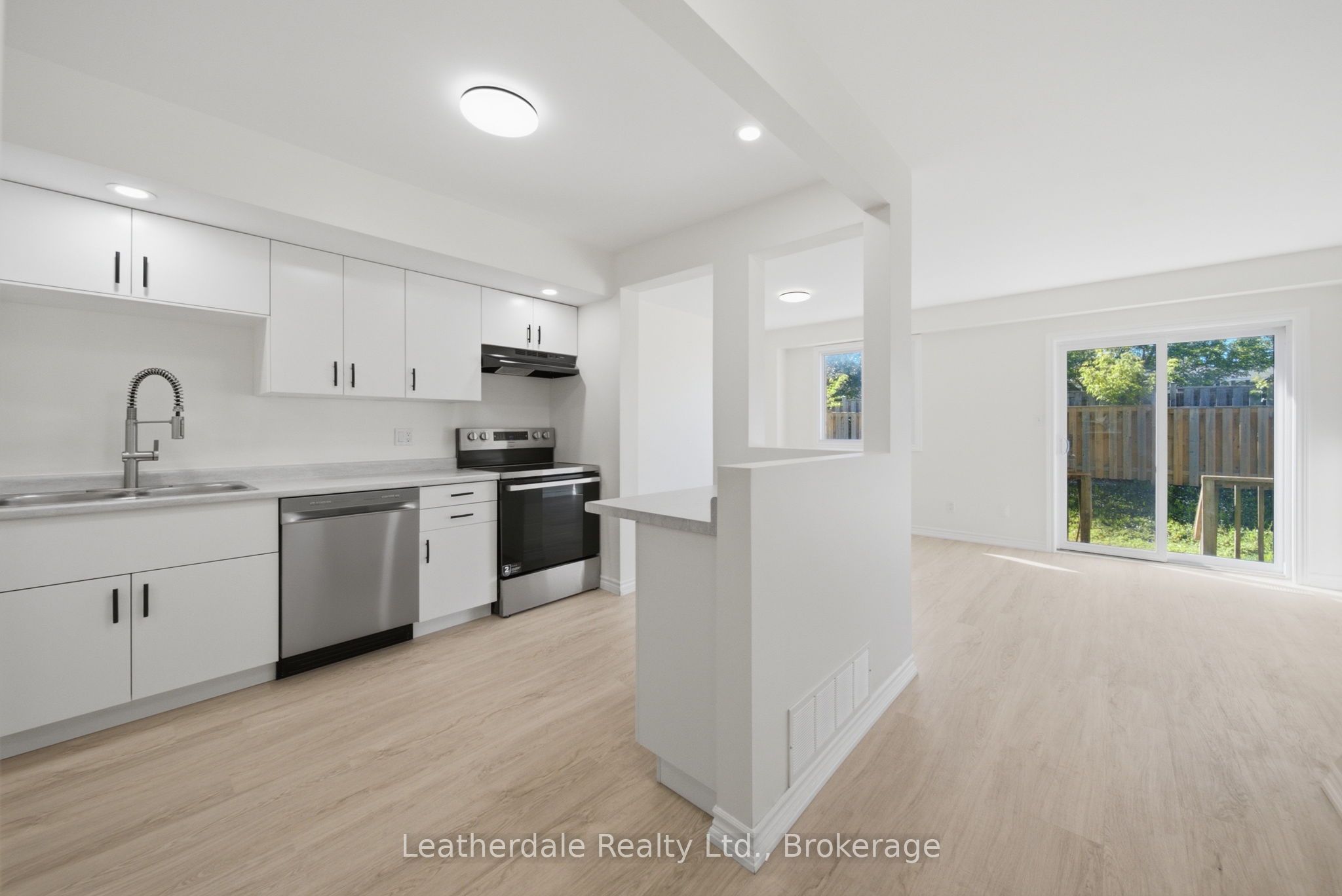 325 West Street N 21, Orillia, ON L3V 7P4 photo 4