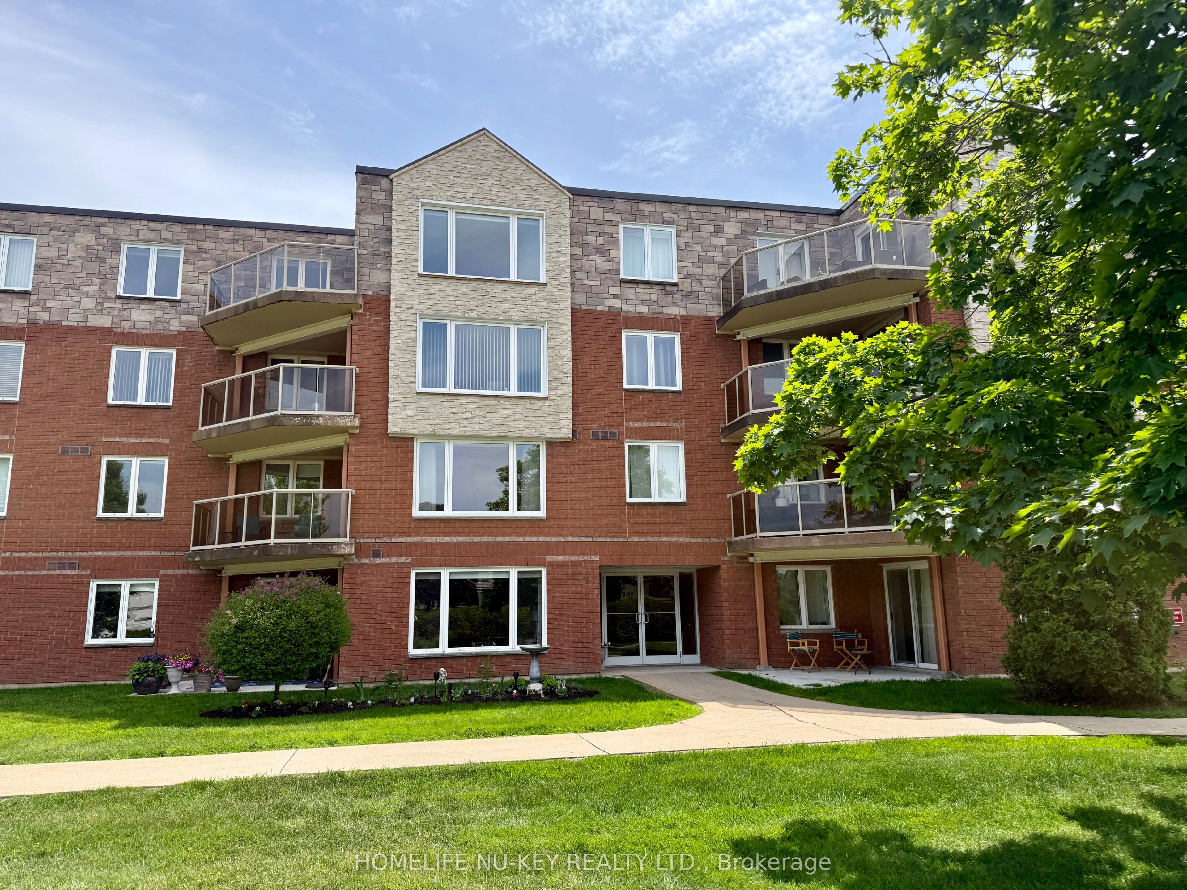 11 Beck Boulevard 108, Penetanguishene, ON L9M 2G1 photo 2