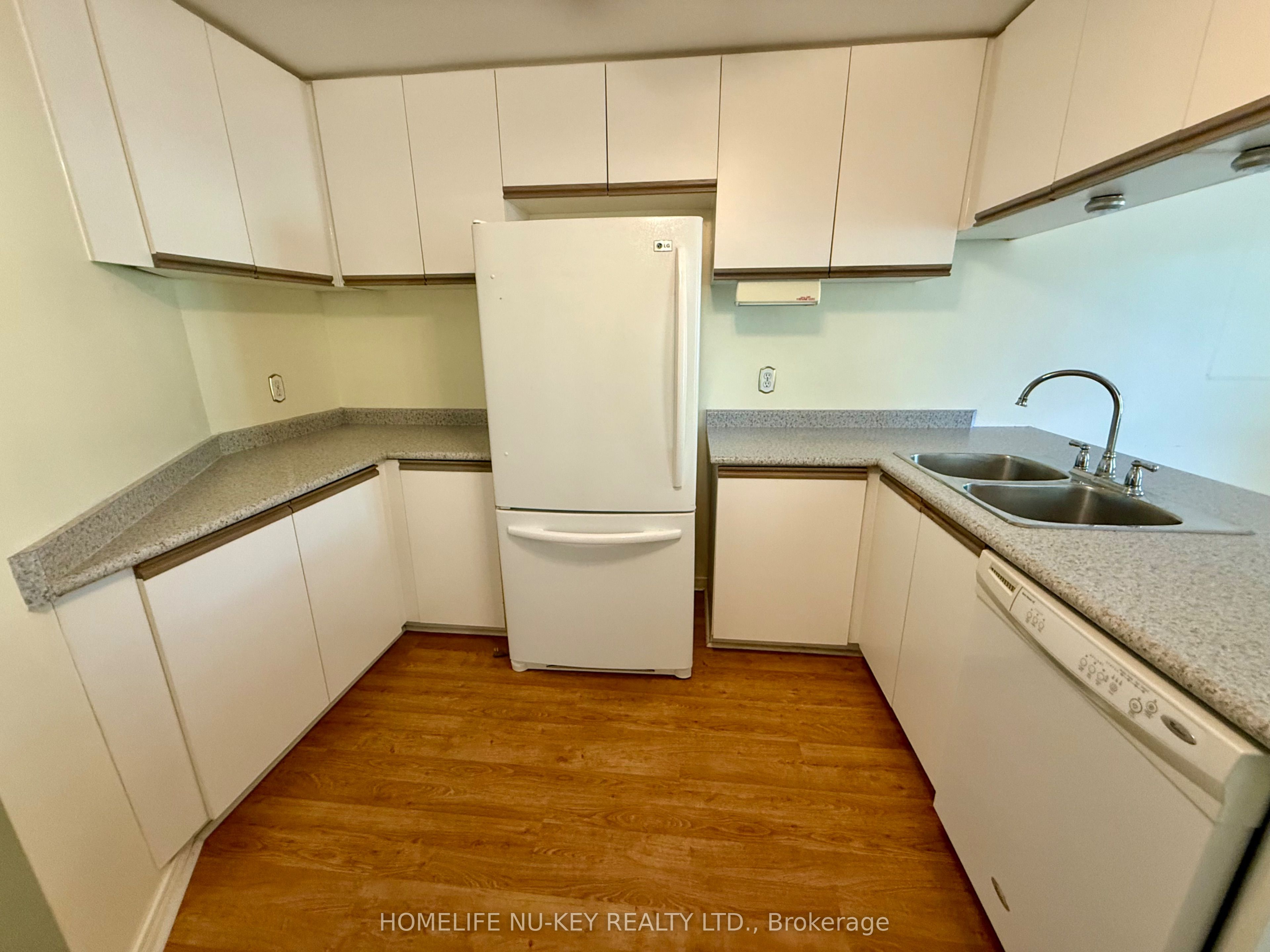 11 Beck Boulevard 108, Penetanguishene, ON L9M 2G1 photo 5