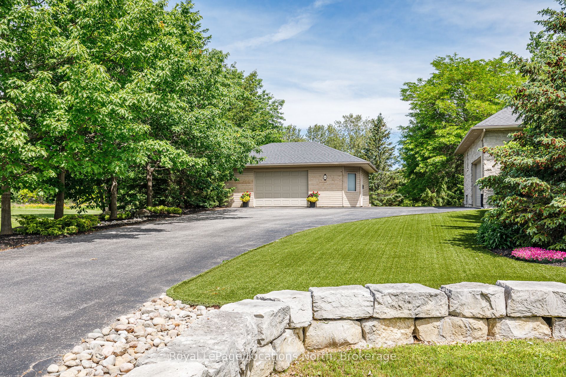 44 Blackburn Avenue, Clearview, ON L0M 1P0 photo 4