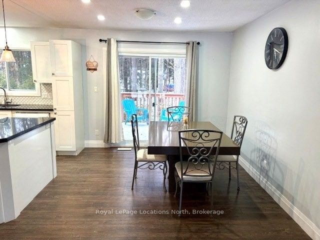 40 Rue Vanier, Tiny, ON L9M 0J2 photo 3