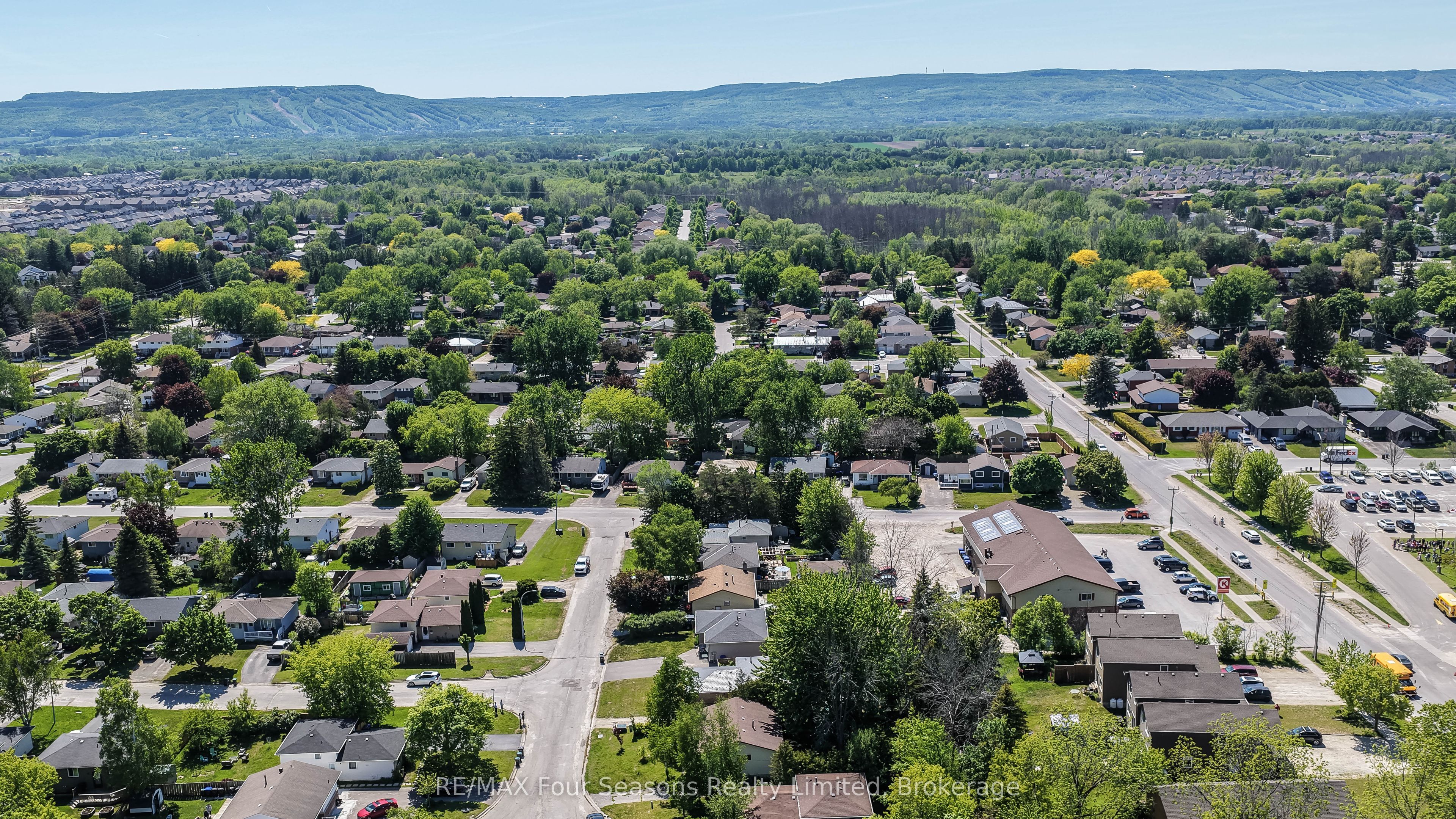 10 Rhonda Road, Collingwood, ON L9Y 4G4 photo 4