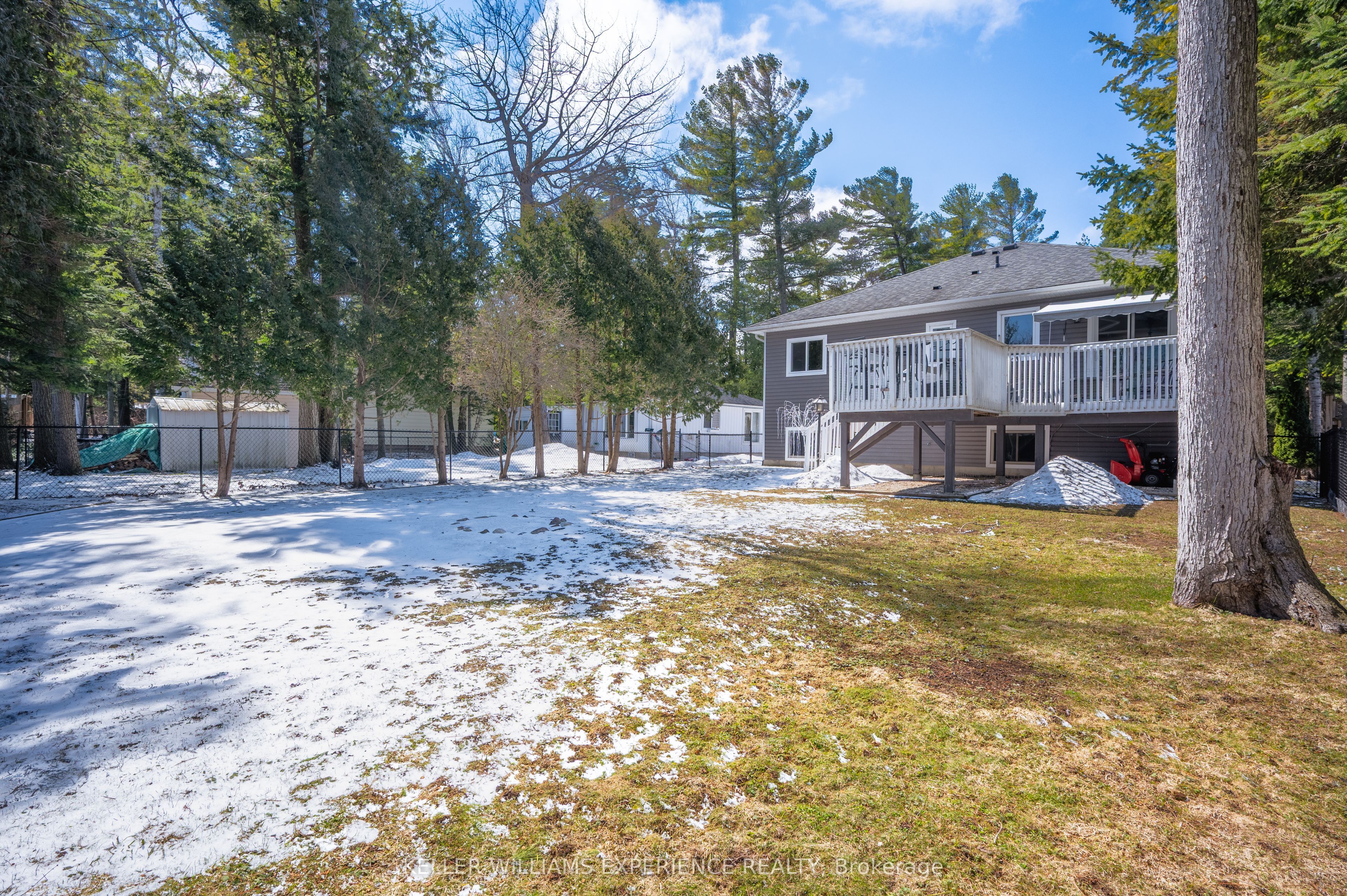 7 50th Street S, Wasaga Beach, ON L9Z 1X5 photo 3