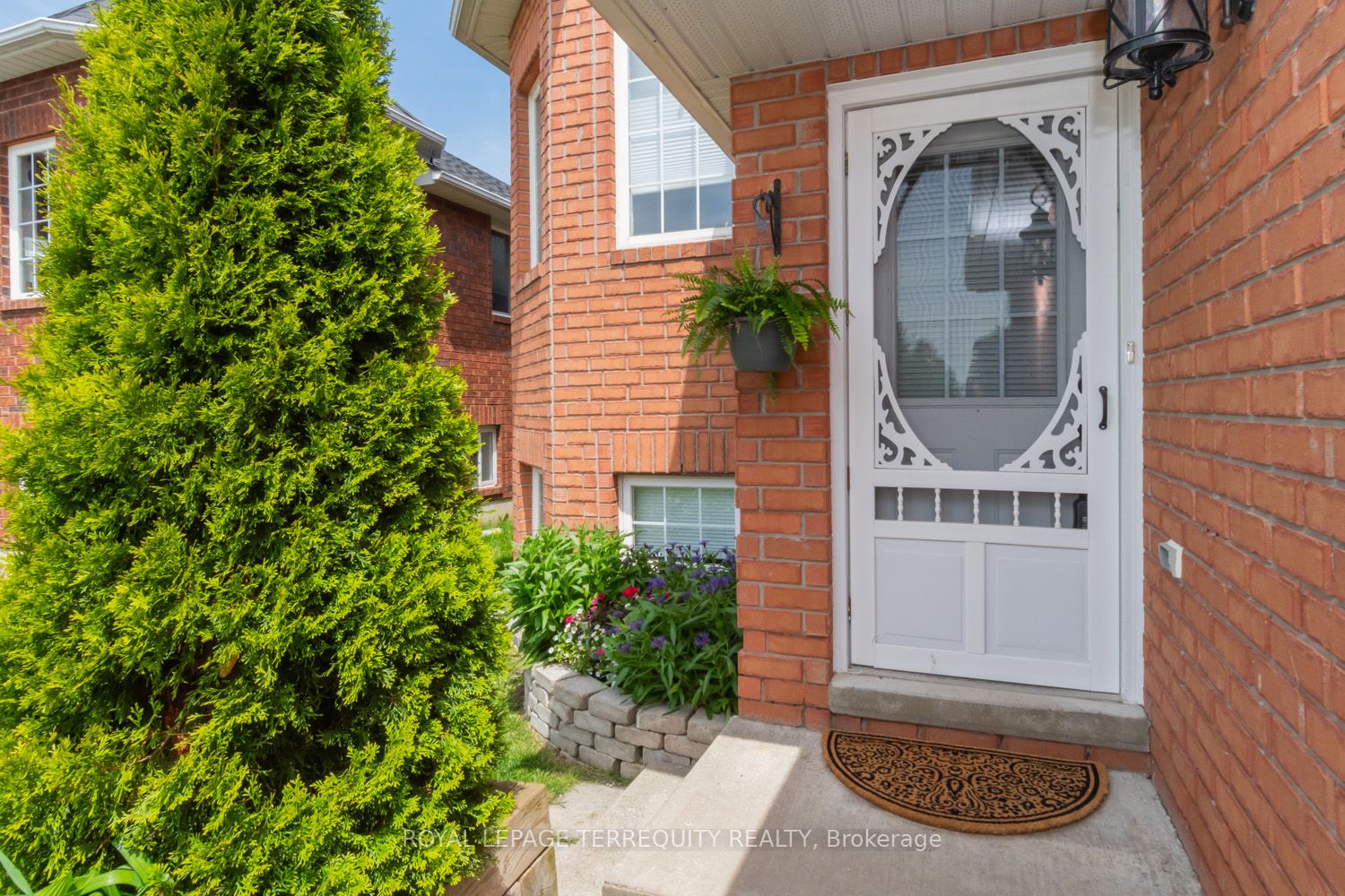14 Hewitt Place, Barrie, ON L4M 7B3 photo 2