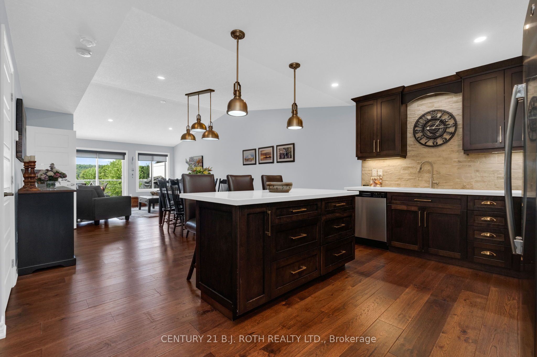 34 Chamberlain Crescent, Penetanguishene, ON L9M 0A6 photo 4