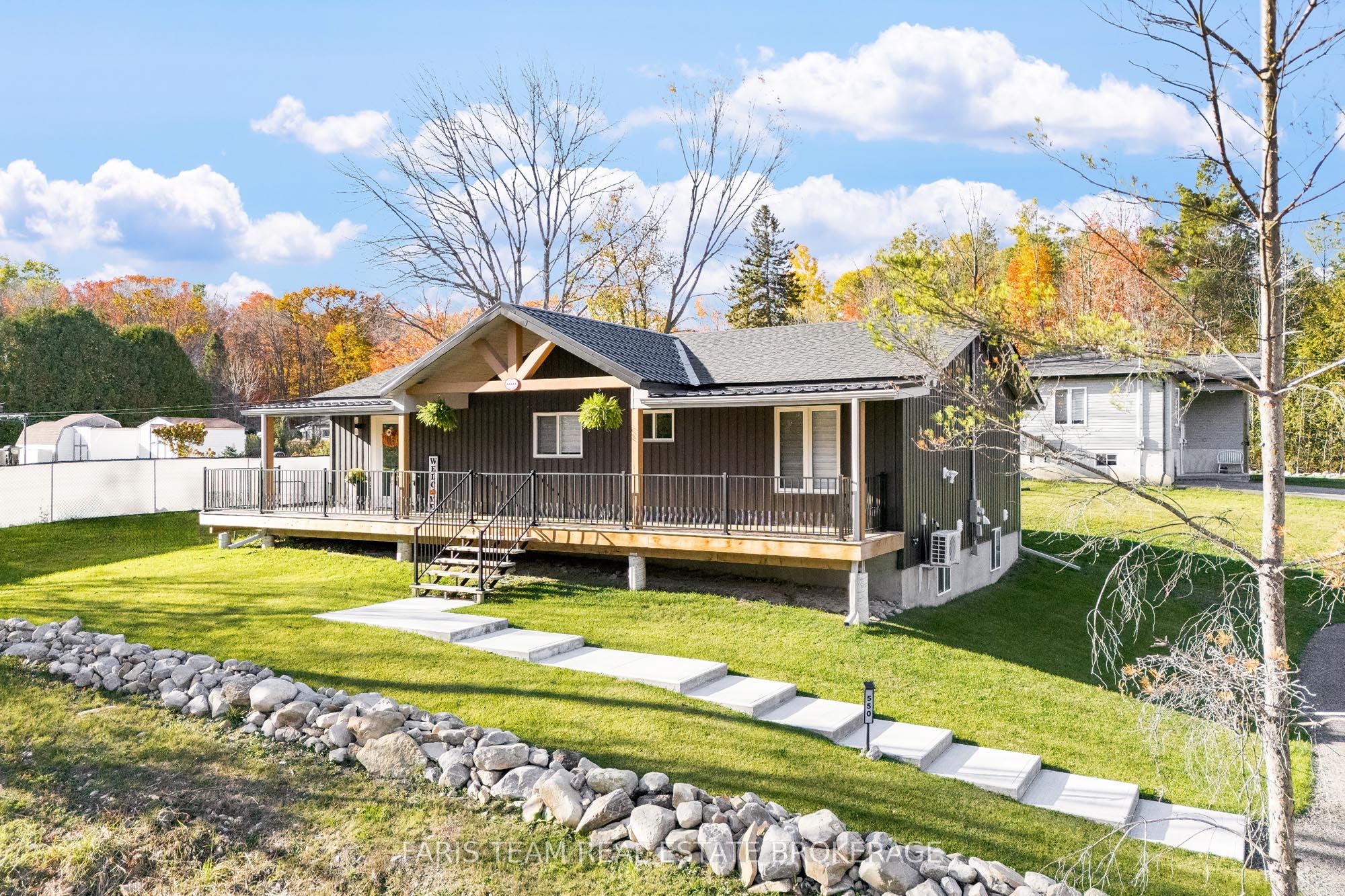 550 Second Avenue, Tay, ON L0K 1R0 photo 2