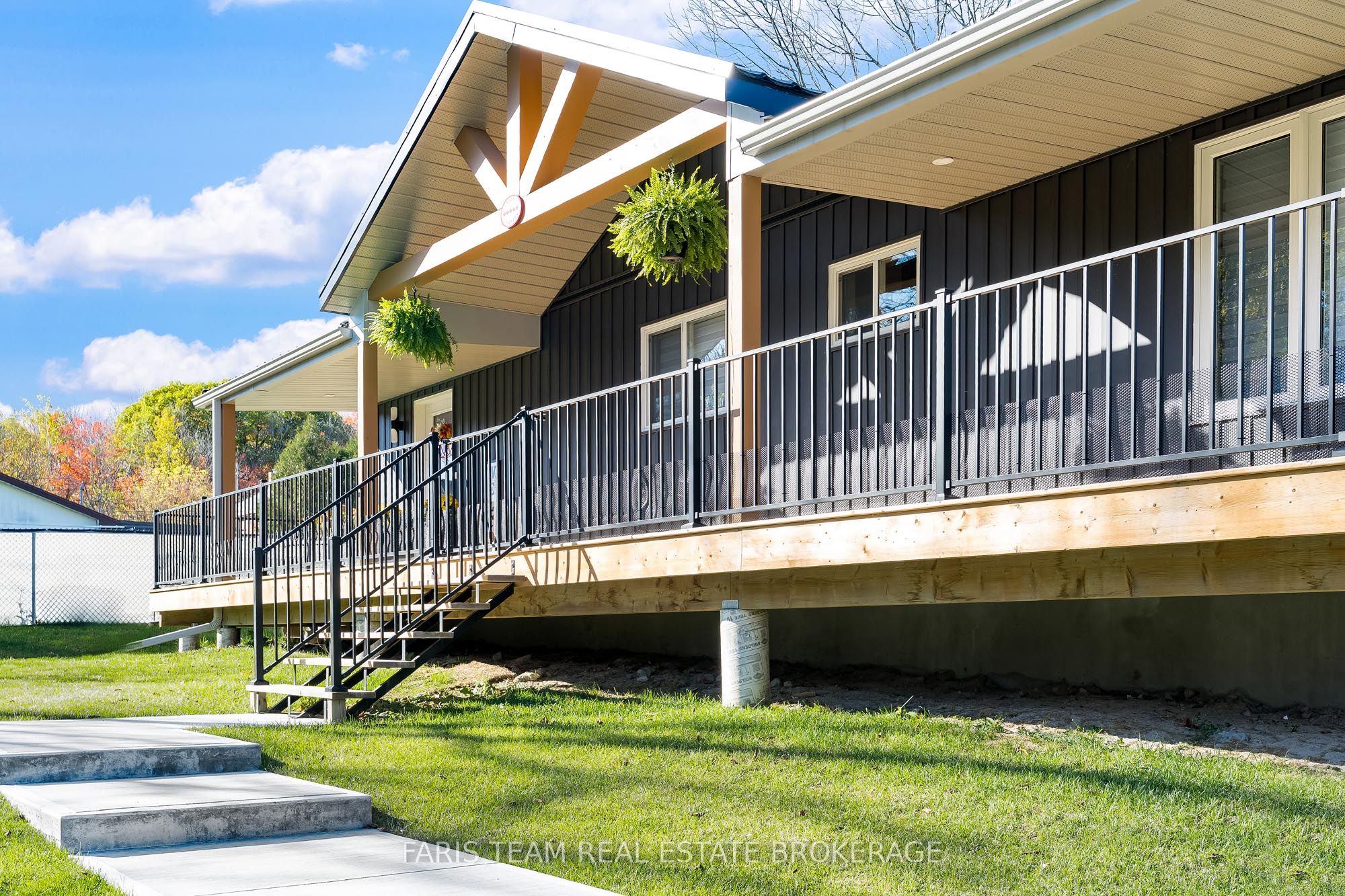 550 Second Avenue, Tay, ON L0K 1R0 photo 3