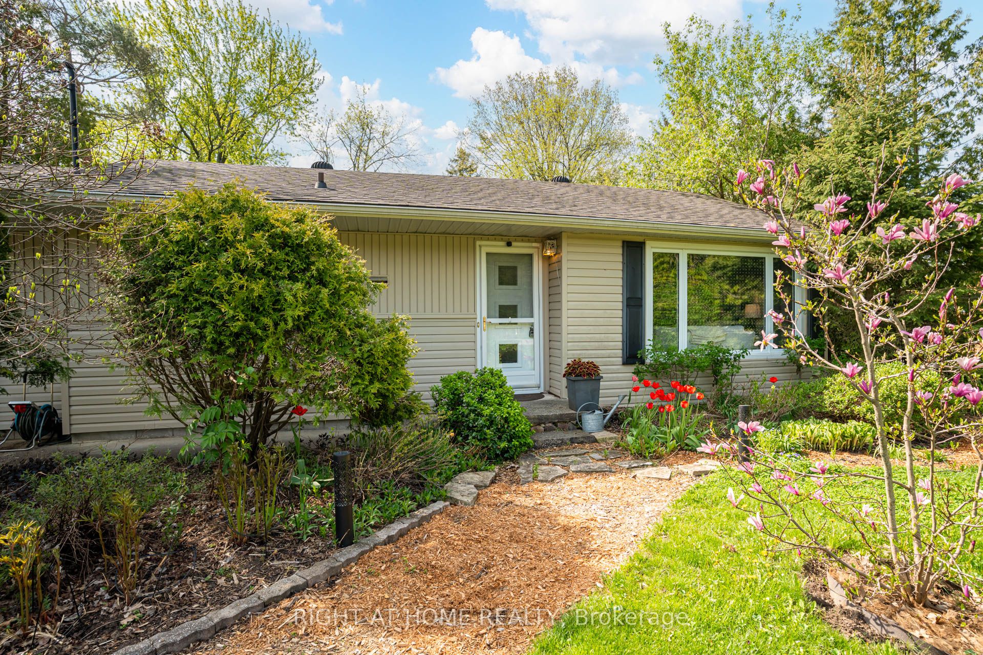 15 Wattie Road, Springwater, ON L9X 0P8 photo 2