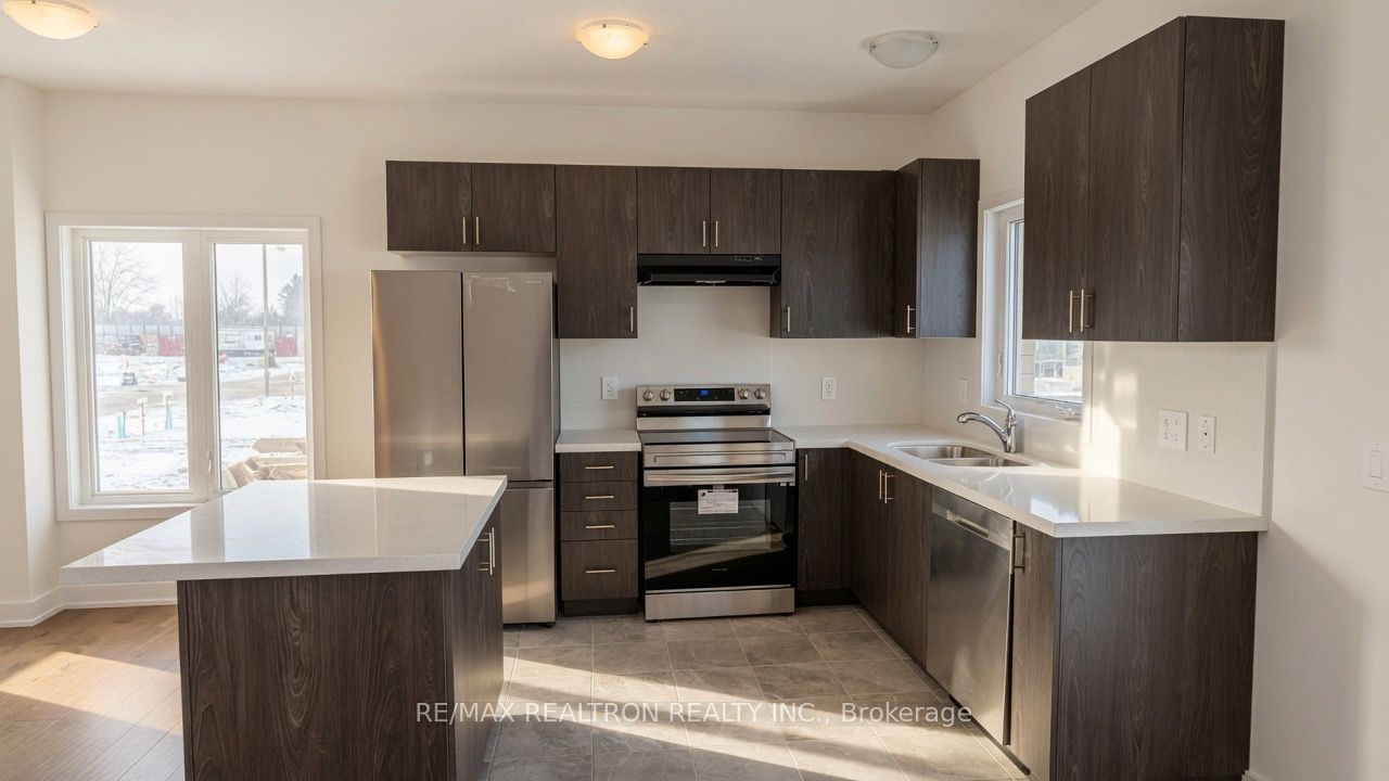 36 Westwood Avenue, Barrie, ON L9J 0M6 photo 2