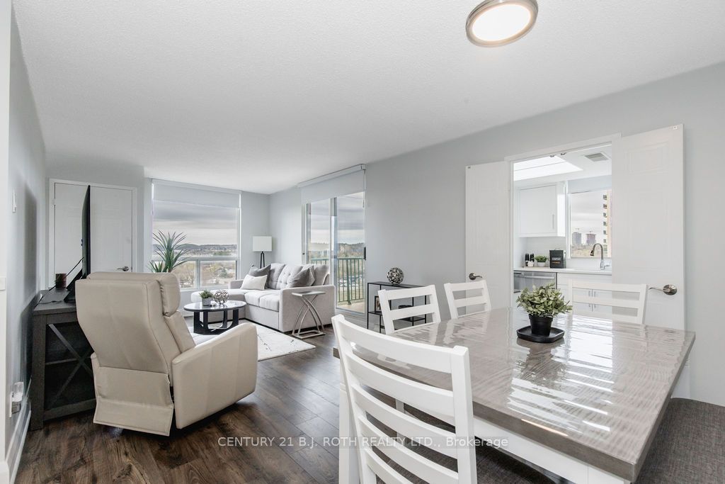 75 Ellen Street 1104, Barrie, ON L4N 7R6 photo 4