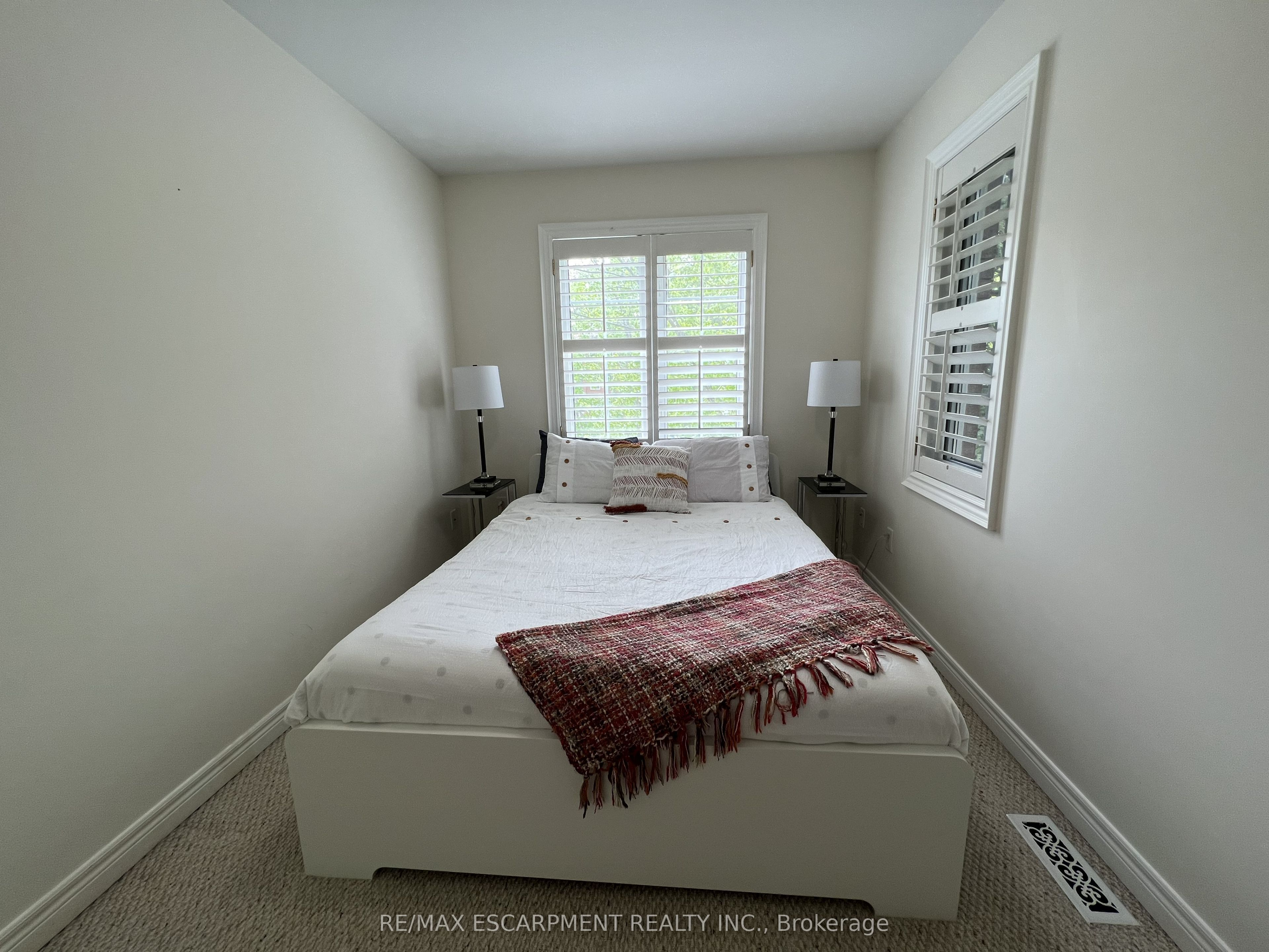 210 Owen Street #1, #2, #3, Barrie, ON L4M 3J2