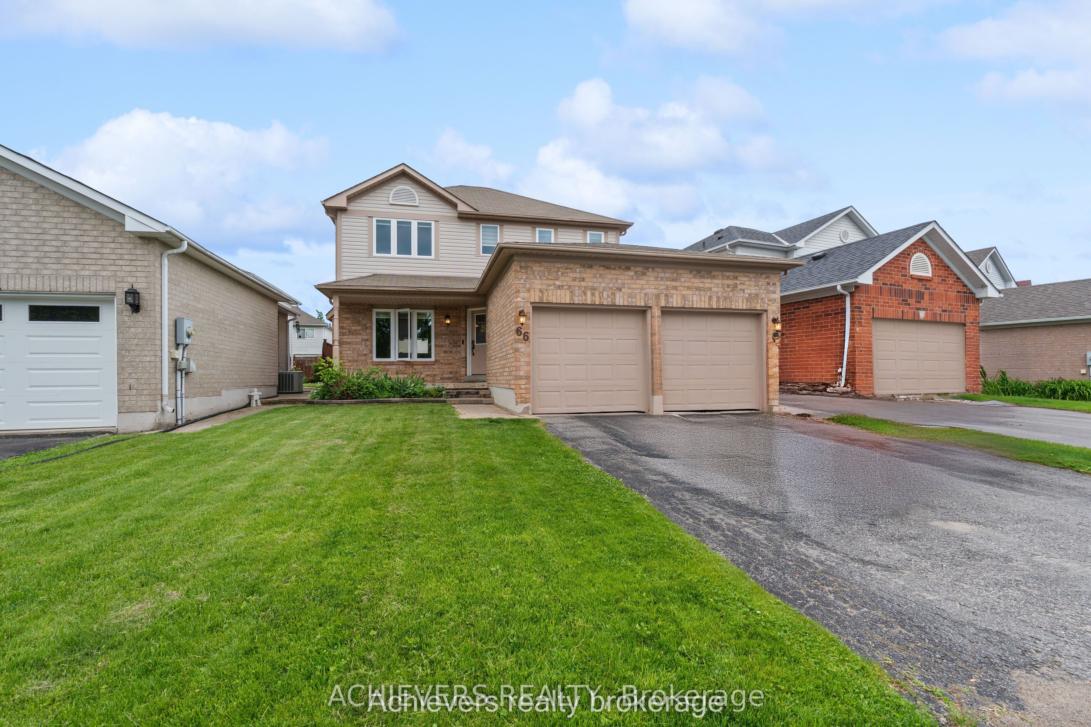 66 Leggott Avenue, Barrie, ON L4N 8B7