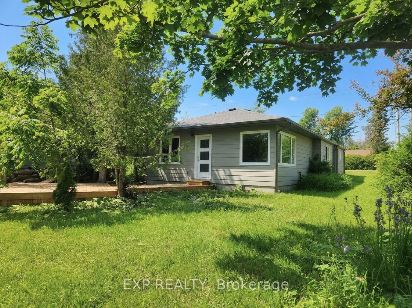 71 Lakeshore Road E, Oro-Medonte, ON L0L 2E0