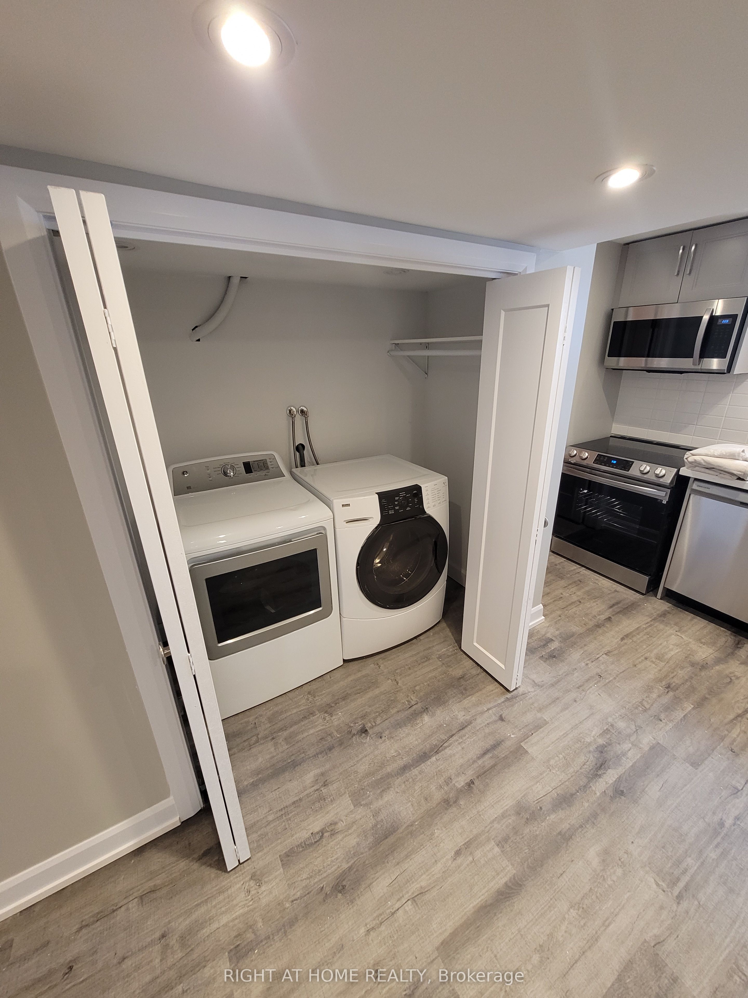 205 Cardinal Street Lower, Barrie, ON L4M 6G8 photo 3