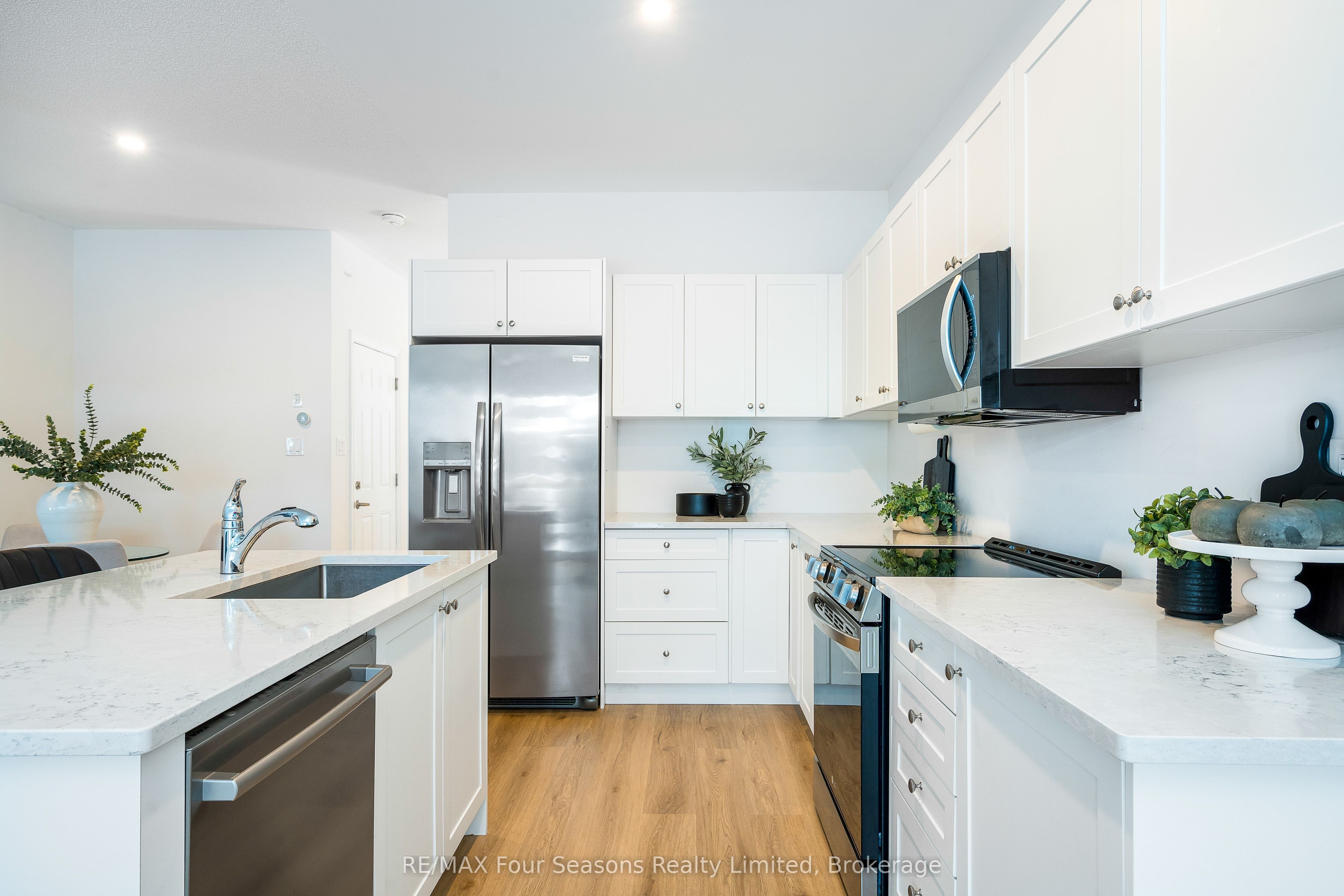 248 Duncan Street, Clearview, ON L0M 1S0 photo 4