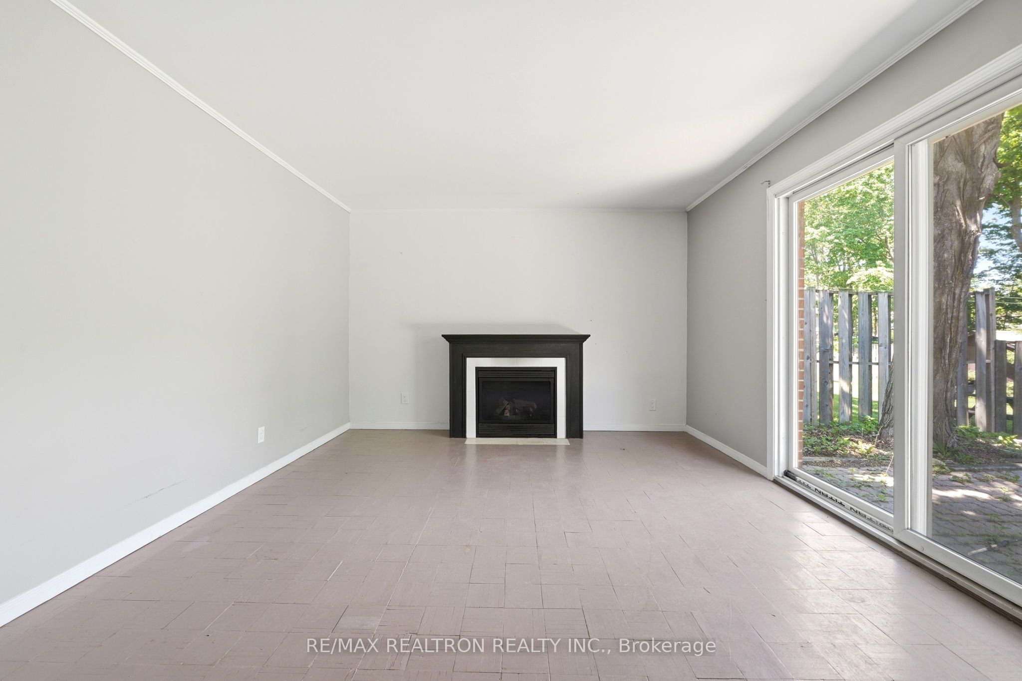 13 SPRINGDALE Drive Lower, Barrie, ON L4M 5A7 photo 4