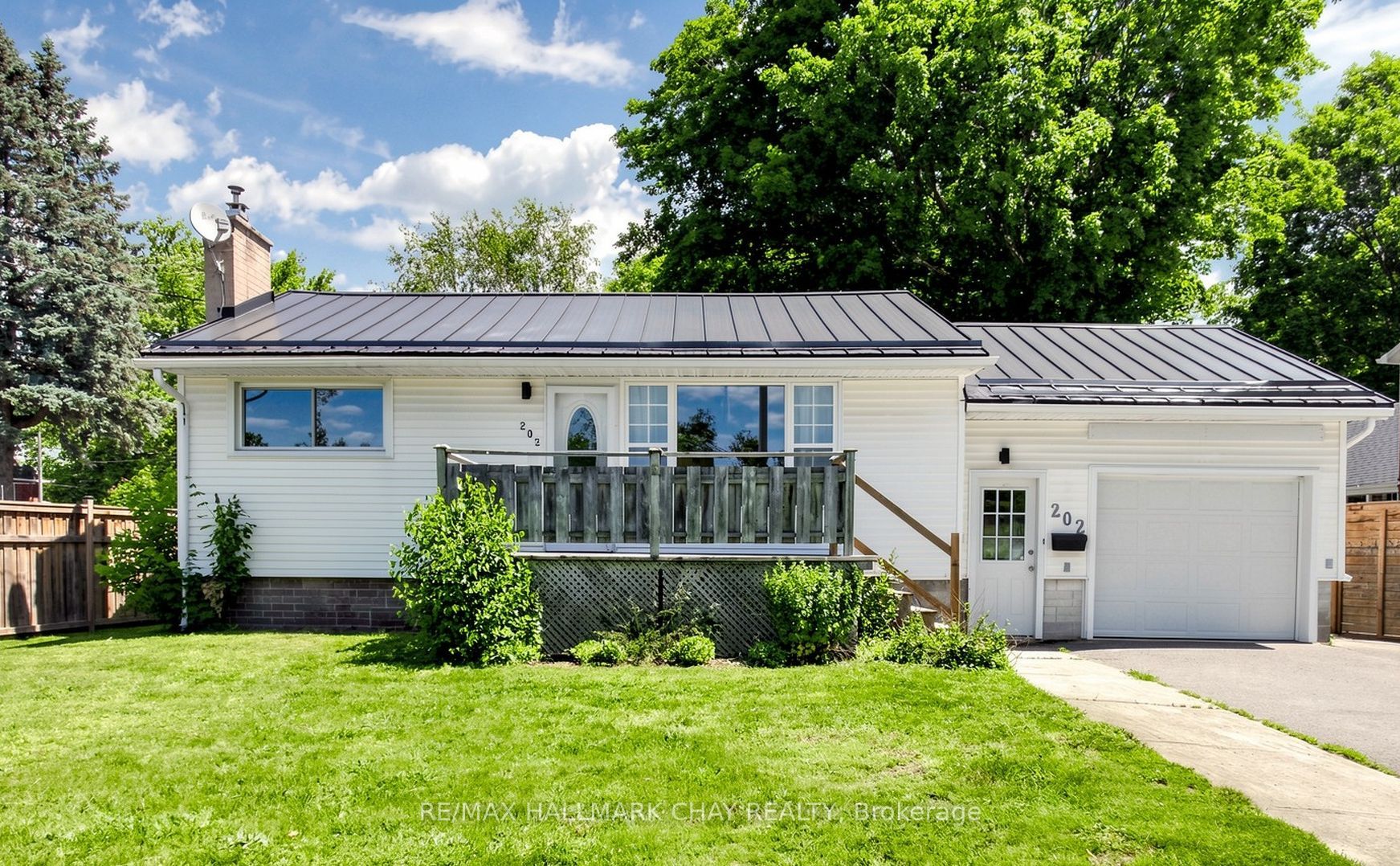202 Cherry Street, Clearview, ON L0M 1S0 photo 2