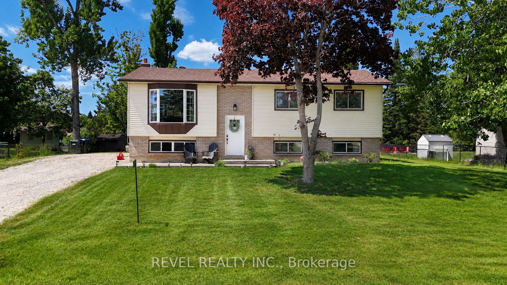 4 Robbins Drive, Oro-Medonte, ON L0K 2G0