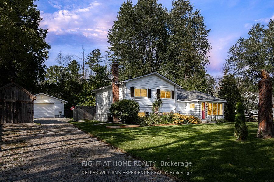 12 Lakeshore Road E, Oro-Medonte, ON L0L 2E0