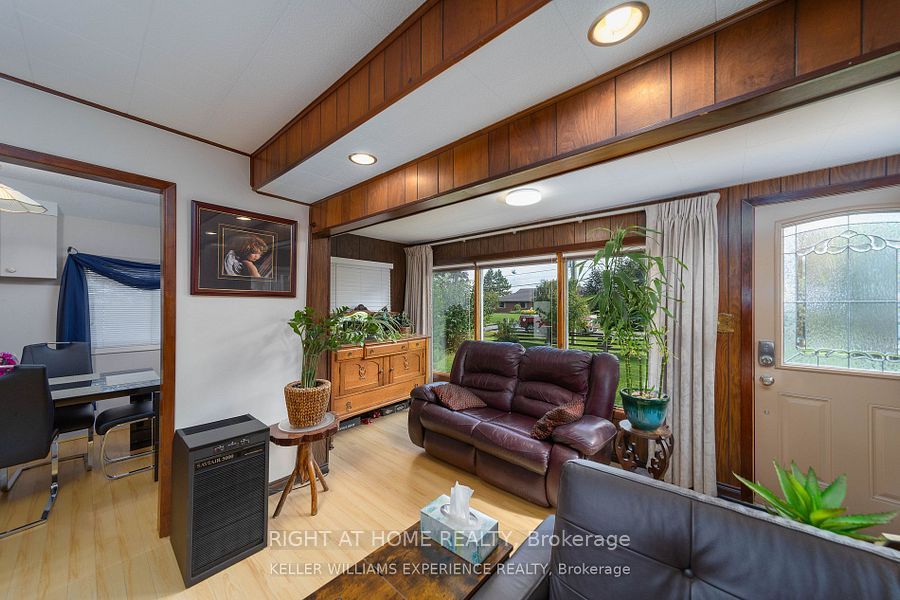12 Lakeshore Road E, Oro-Medonte, ON L0L 2E0 photo 5