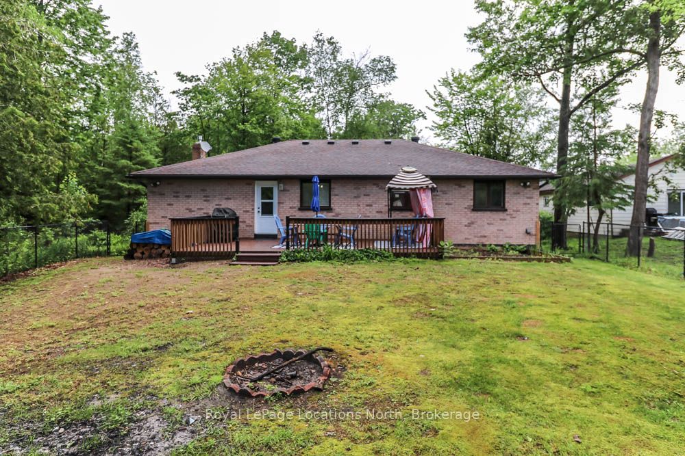 16 Wood Avenue, Wasaga Beach, ON L9Z 2L3 photo 3