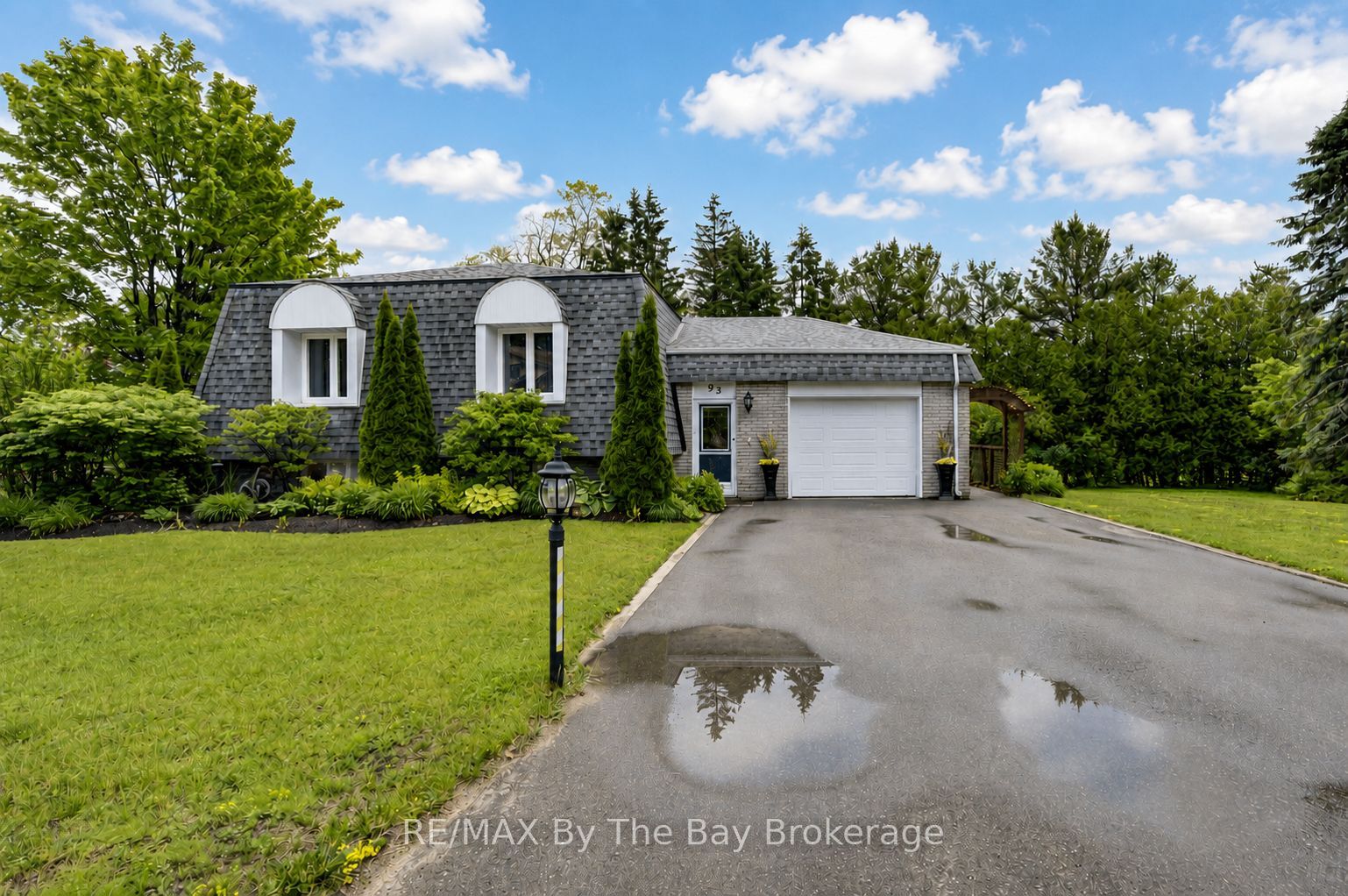 93 Frederick Dr S/s Drive, Wasaga Beach, ON L9Z 1P1