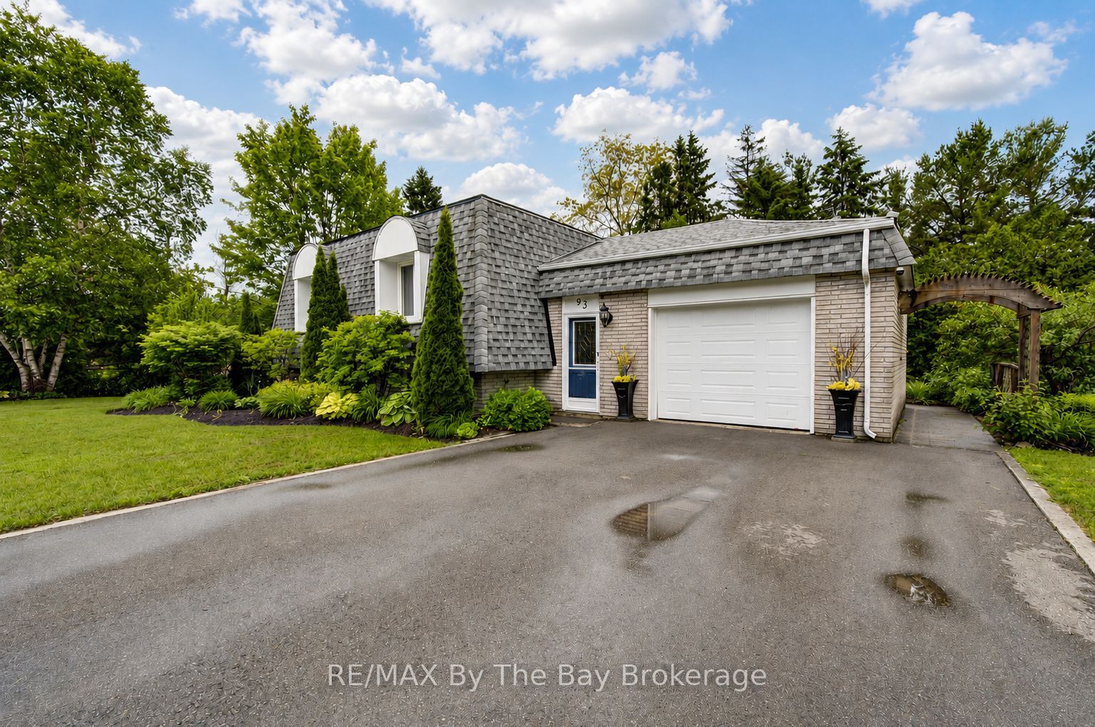 93 Frederick Dr S/s Drive, Wasaga Beach, ON L9Z 1P1 photo 2