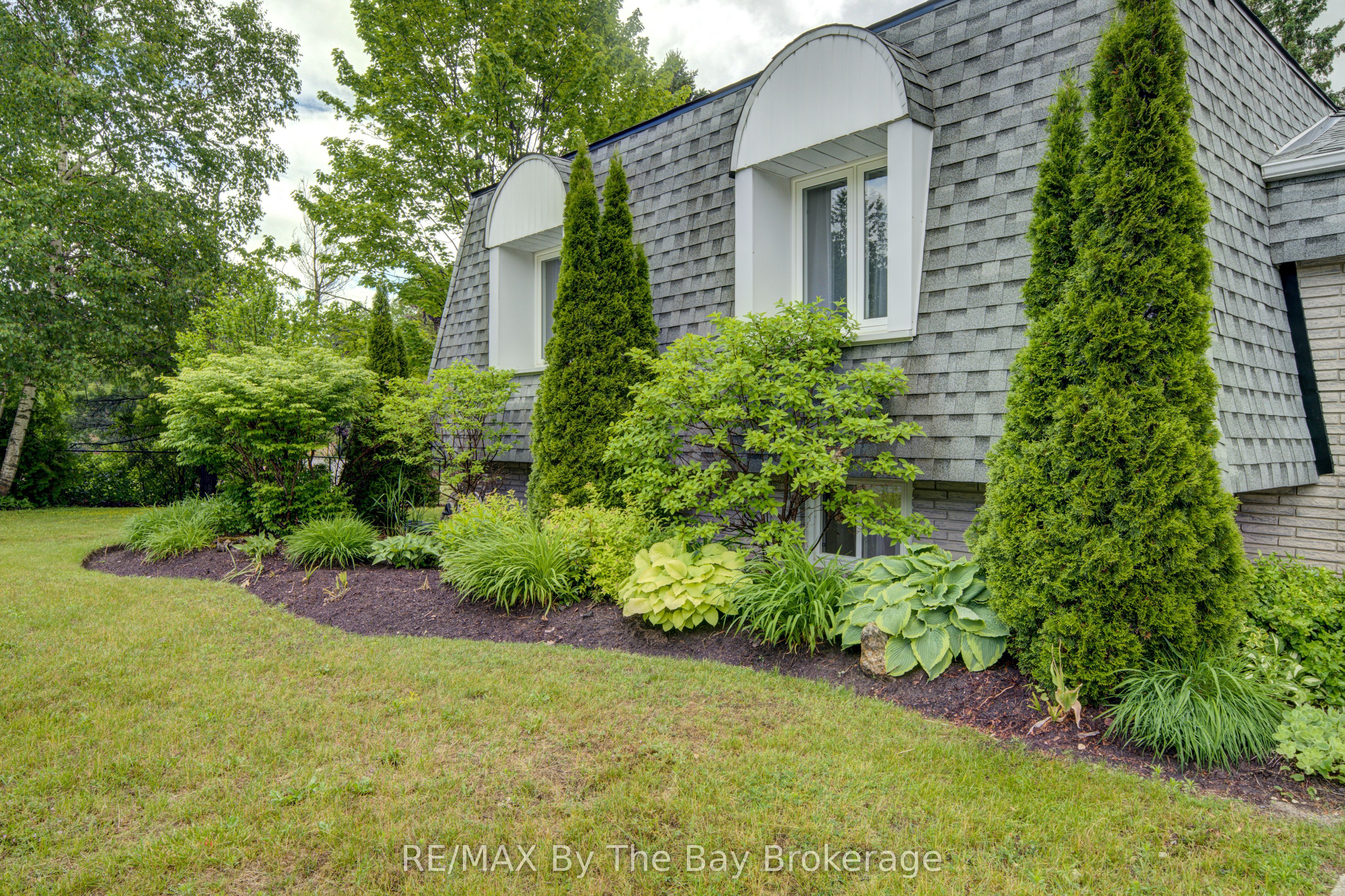 93 Frederick Dr S/s Drive, Wasaga Beach, ON L9Z 1P1 photo 3