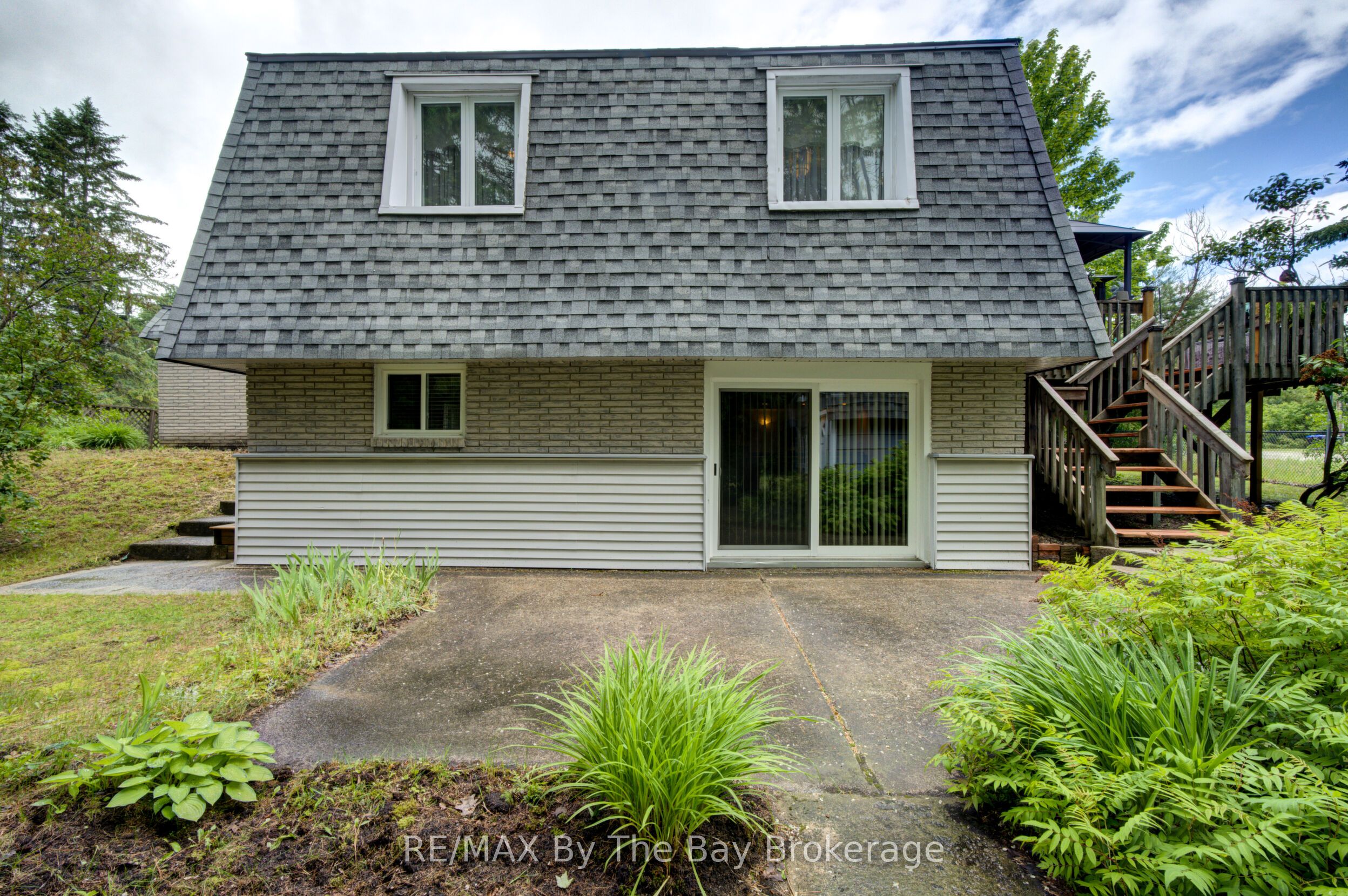 93 Frederick Dr S/s Drive, Wasaga Beach, ON L9Z 1P1 photo 4