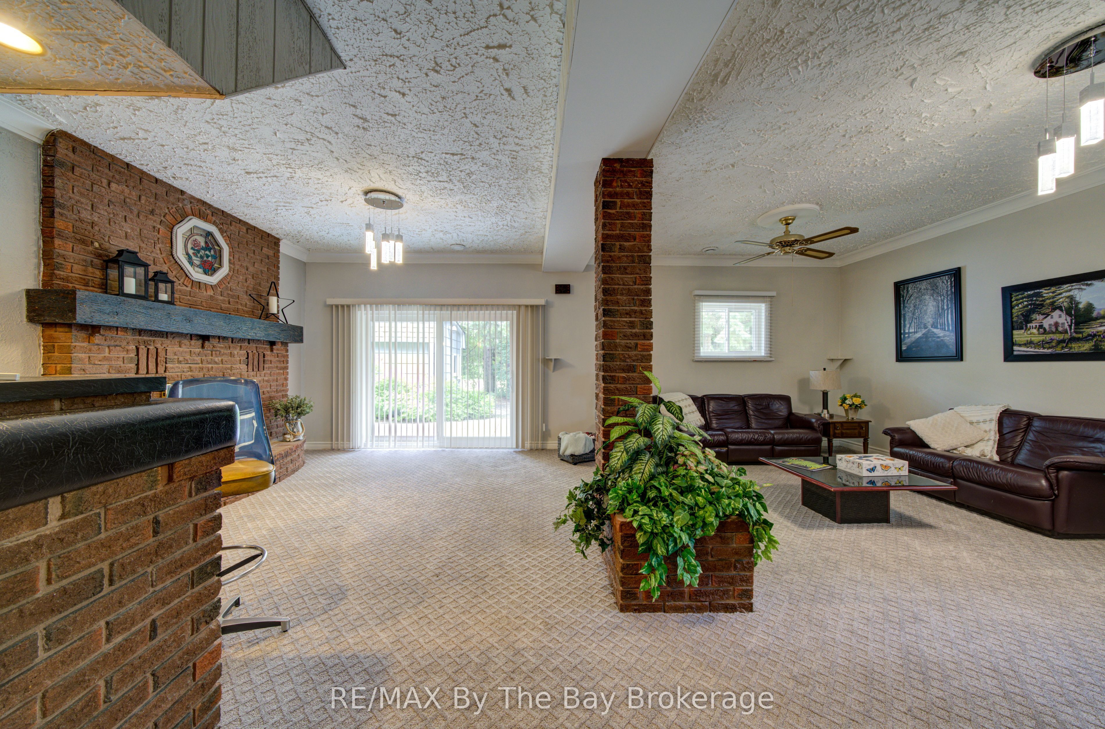 93 Frederick Dr S/s Drive, Wasaga Beach, ON L9Z 1P1 photo 5