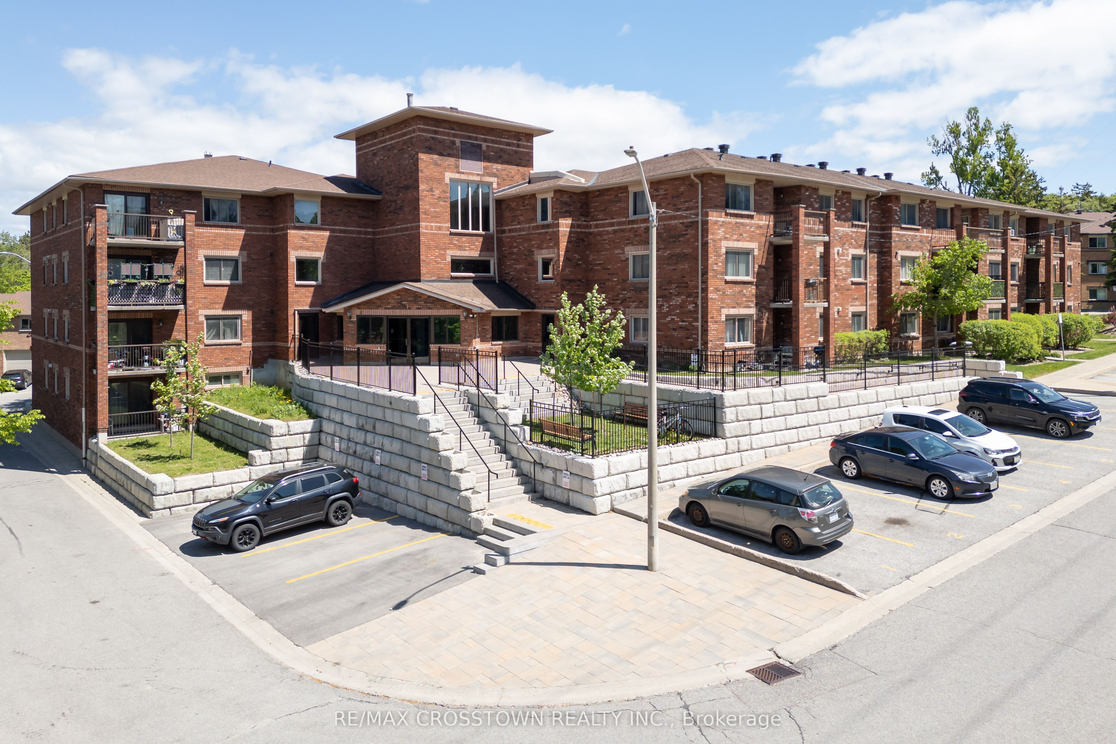 1 Quail Crescent 303, Barrie, ON L4N 6W9 photo 2