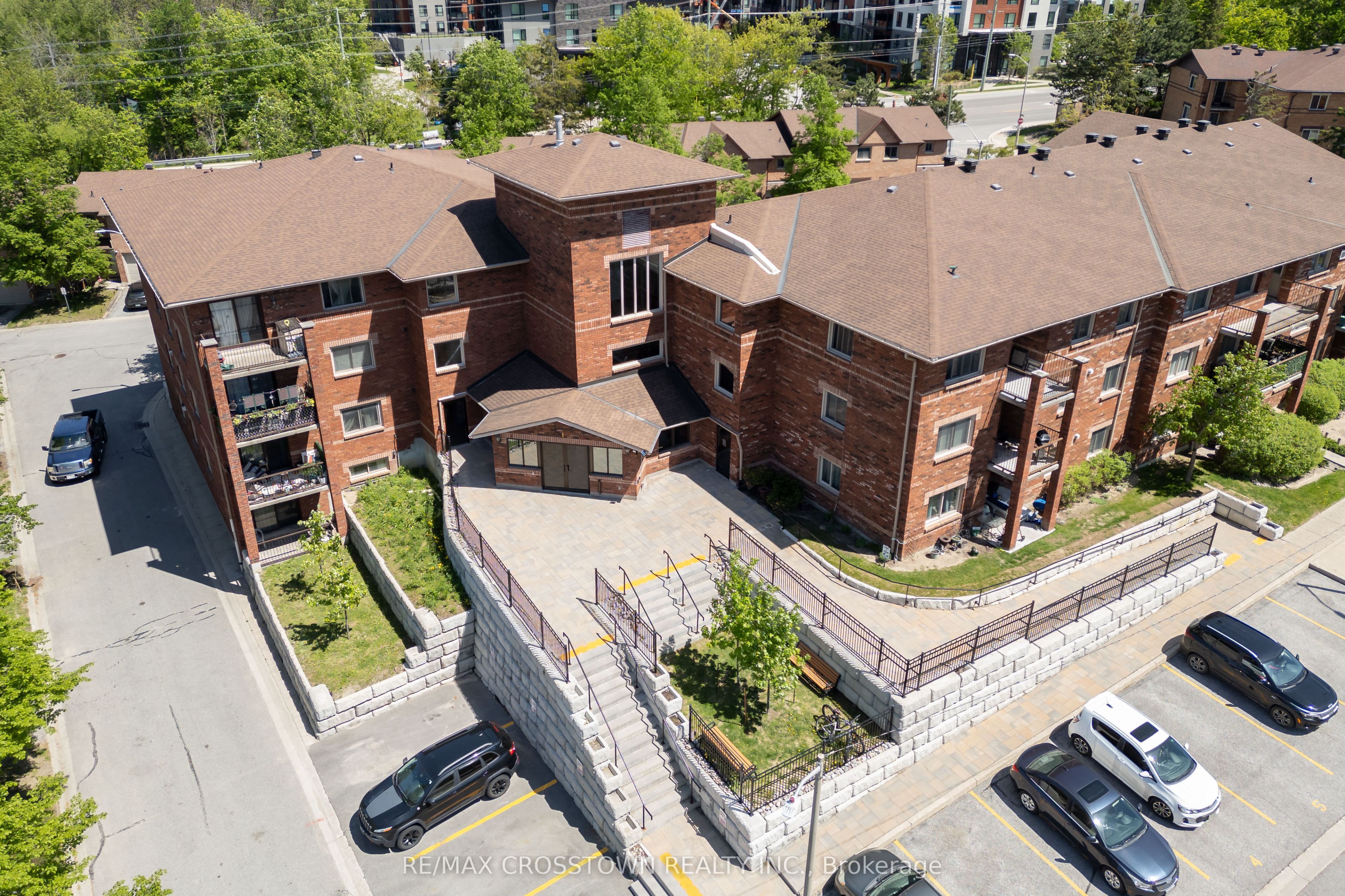 1 Quail Crescent 303, Barrie, ON L4N 6W9 photo 3