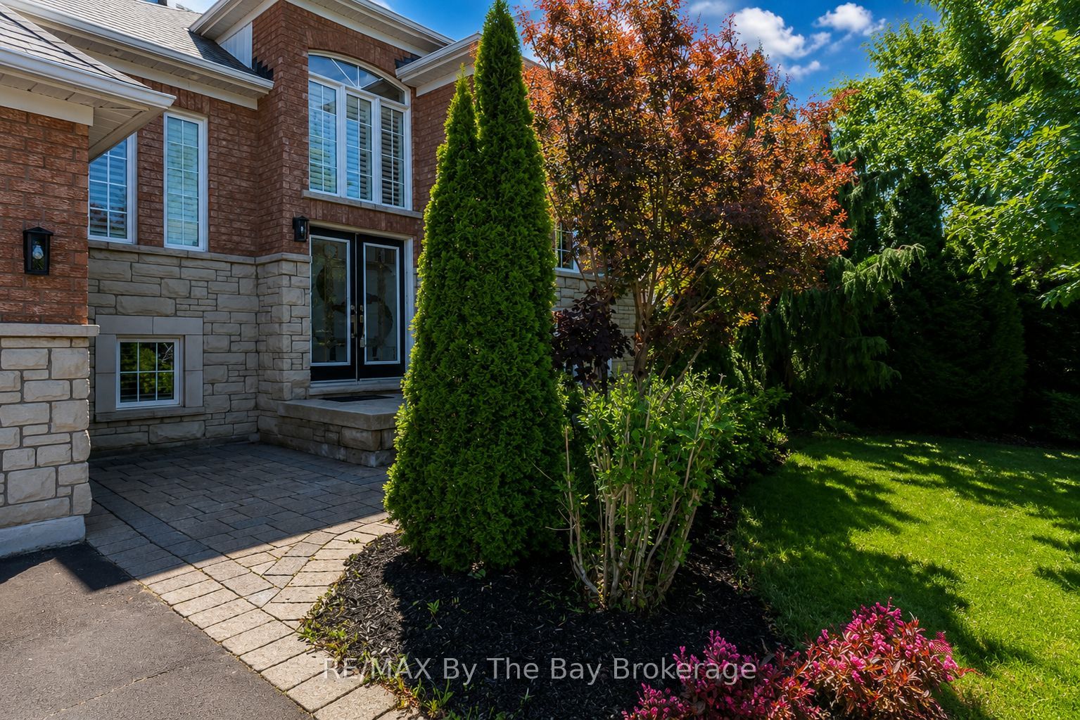 121 Royal Beech Drive, Wasaga Beach, ON L9Z 2N2