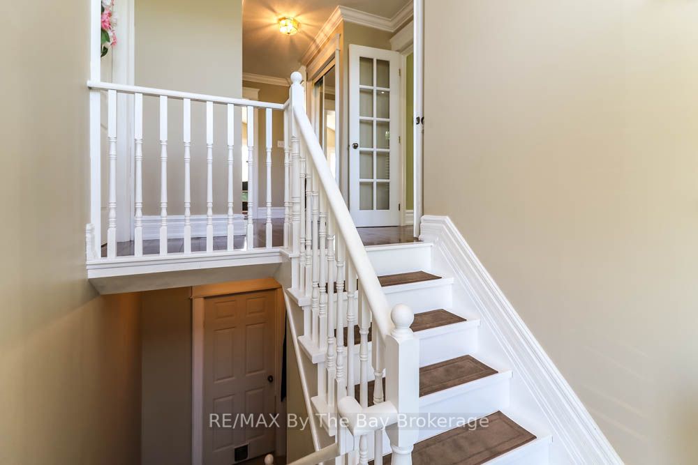 121 Royal Beech Drive, Wasaga Beach, ON L9Z 2N2 photo 5