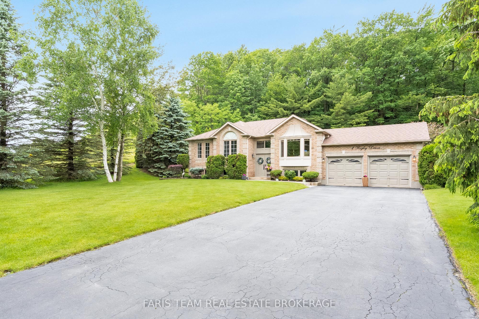 1 Rigby Drive, Wasaga Beach, ON L9Z 1J1