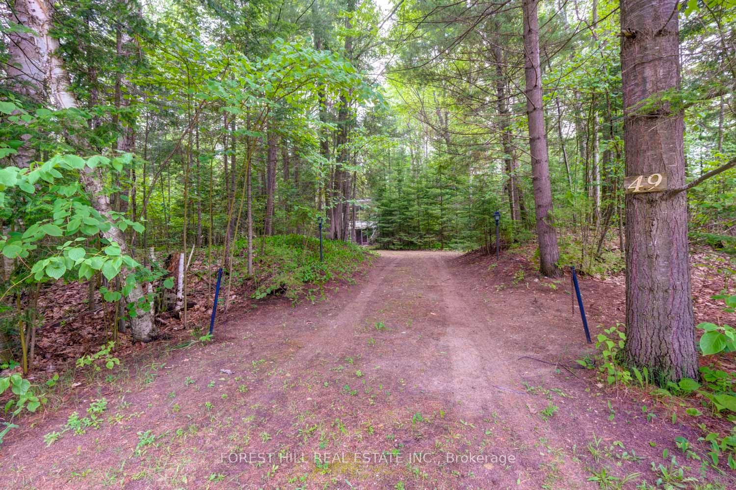 49 Leslie Street, Wasaga Beach, ON L9Z 2R3 photo 2
