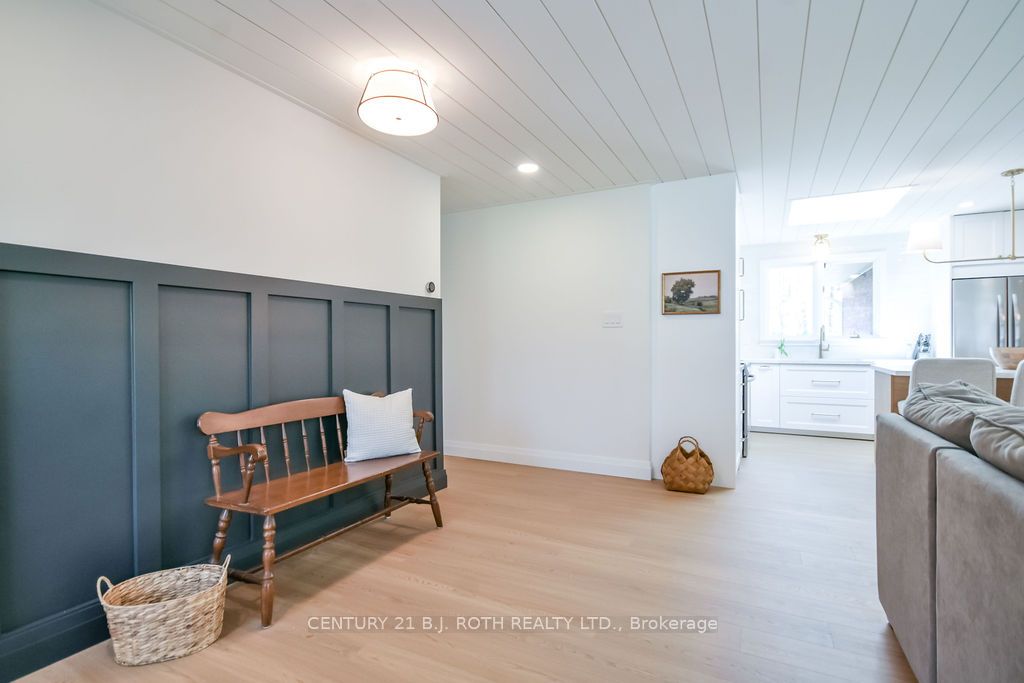 1078 Sunnidale Road, Springwater, ON L4M 4S4 photo 3
