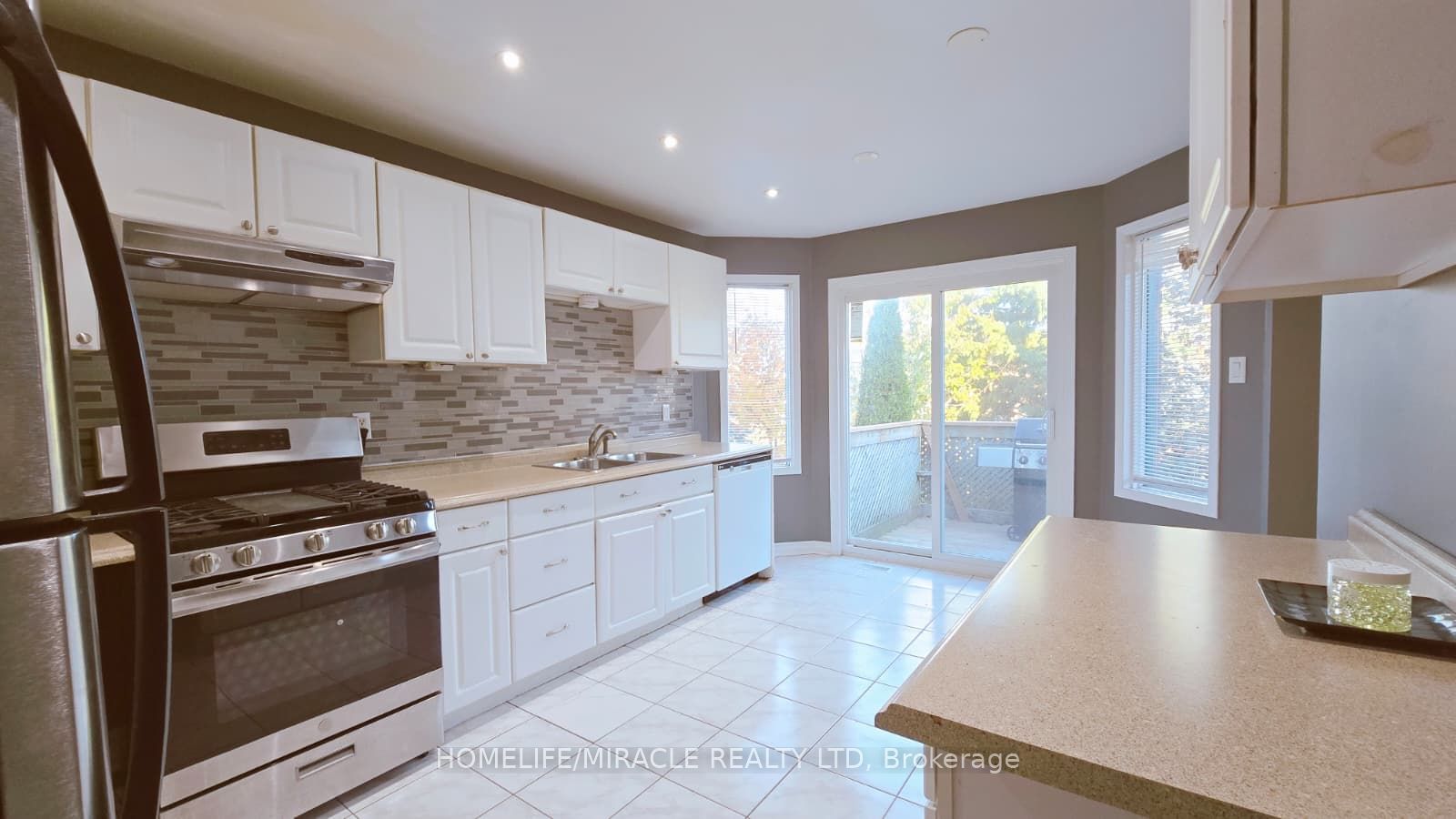 12 Gore Drive, Barrie, ON L4N 8L3 photo 3