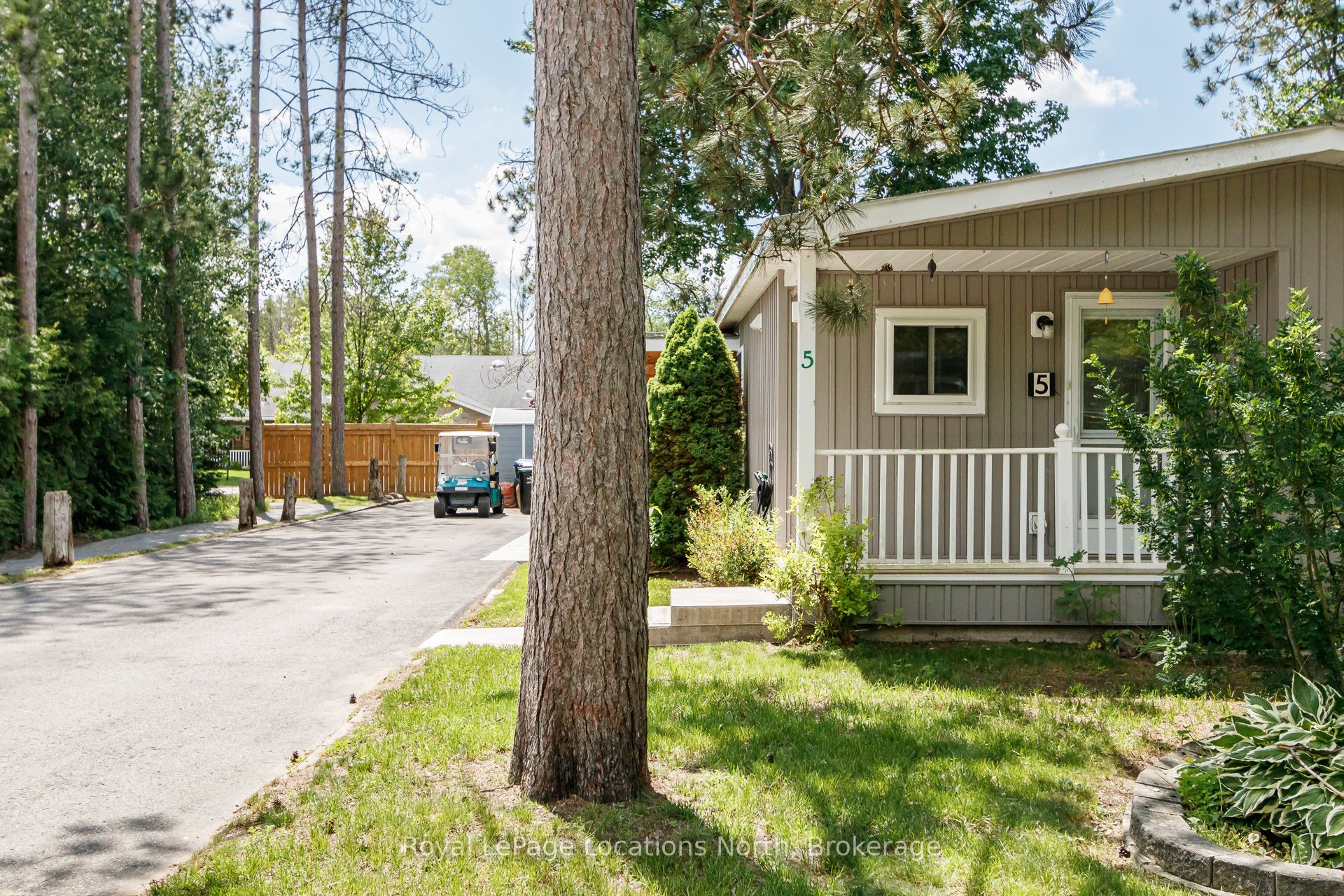 5 SE Golf Avenue E, Wasaga Beach, ON L9Z 1K2 photo 4