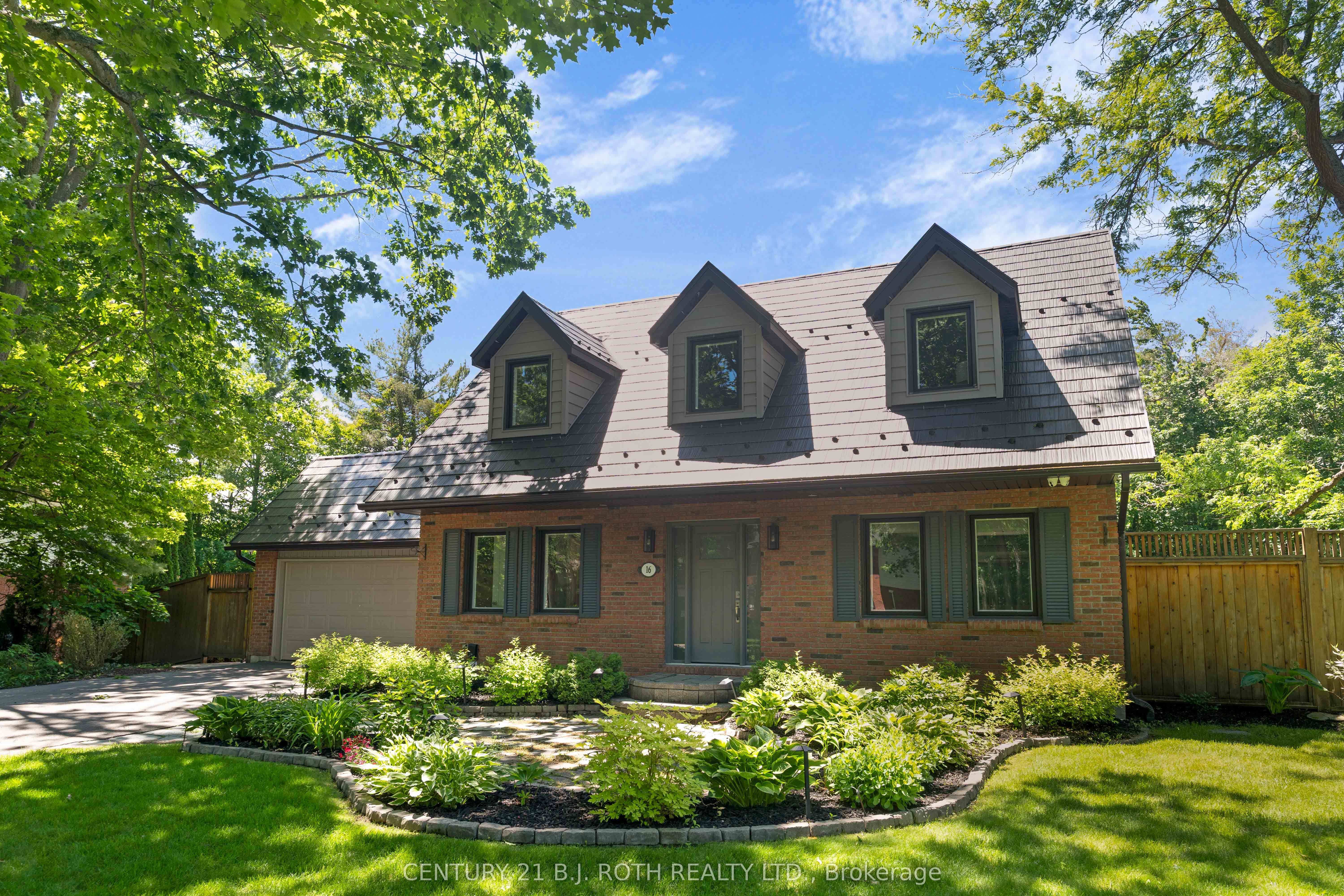 16 Spence Avenue, Springwater, ON L9X 0P2 photo 2