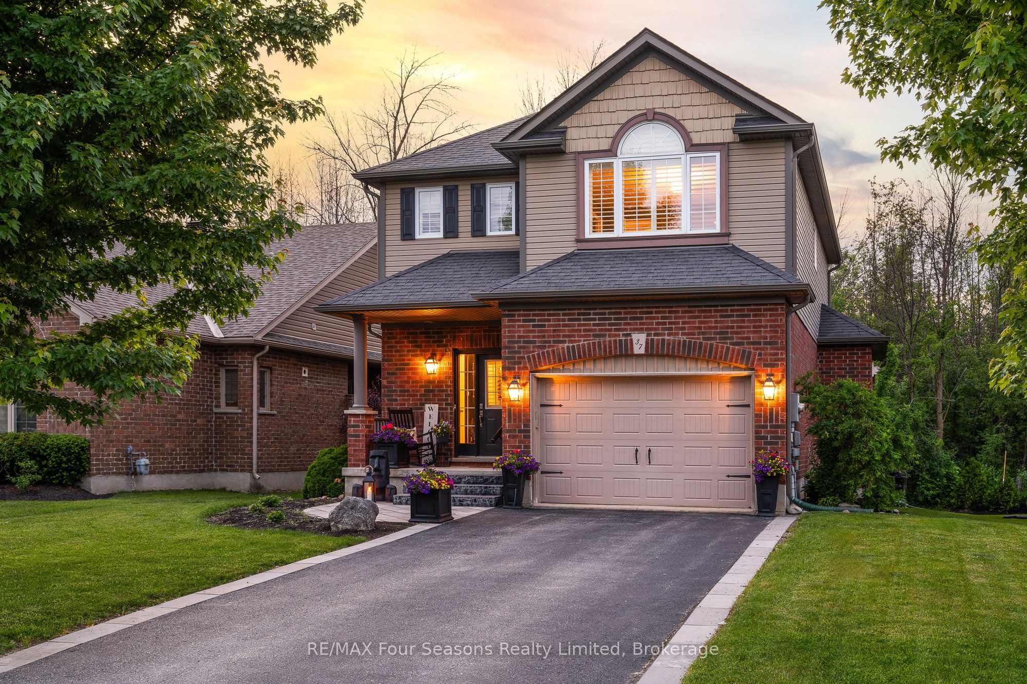 37 Chamberlain Crescent, Collingwood, ON L9Y 0C9
