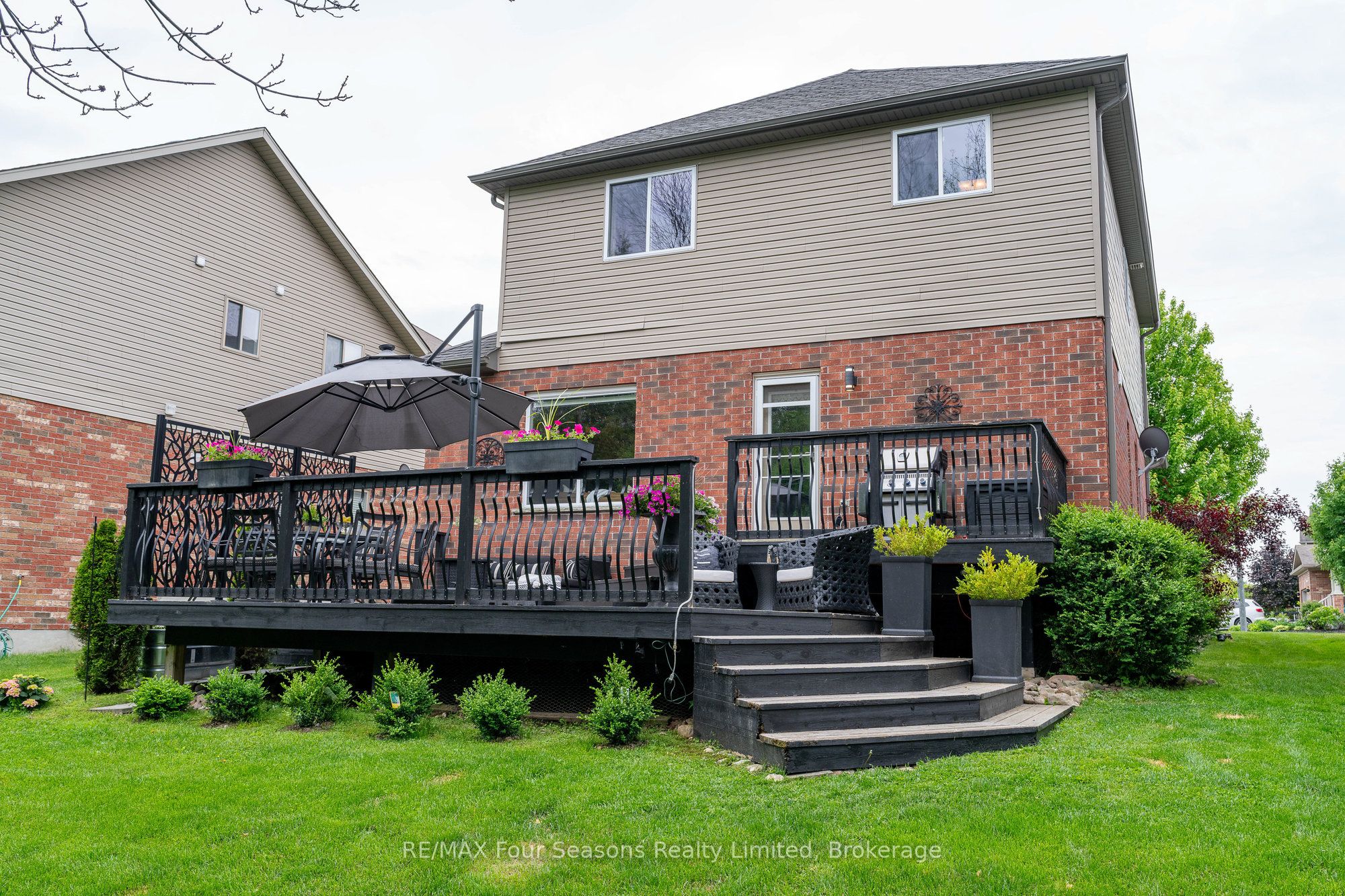 37 Chamberlain Crescent, Collingwood, ON L9Y 0C9 photo 3