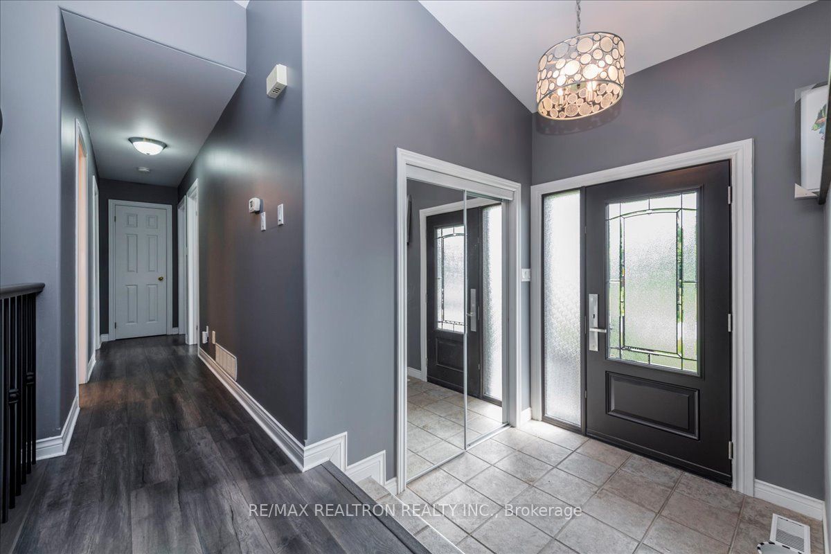 4 Templeton Drive, Clearview, ON L0M 1N0 photo 3