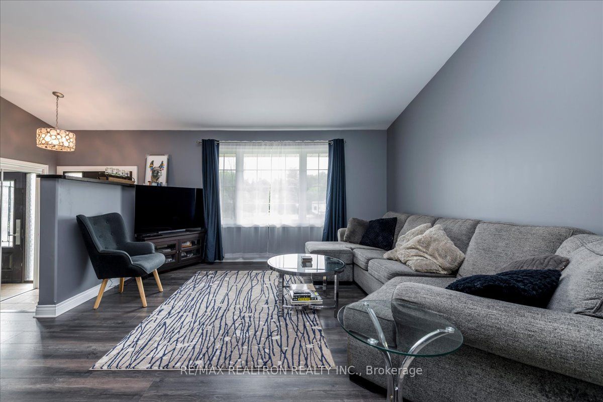 4 Templeton Drive, Clearview, ON L0M 1N0 photo 5