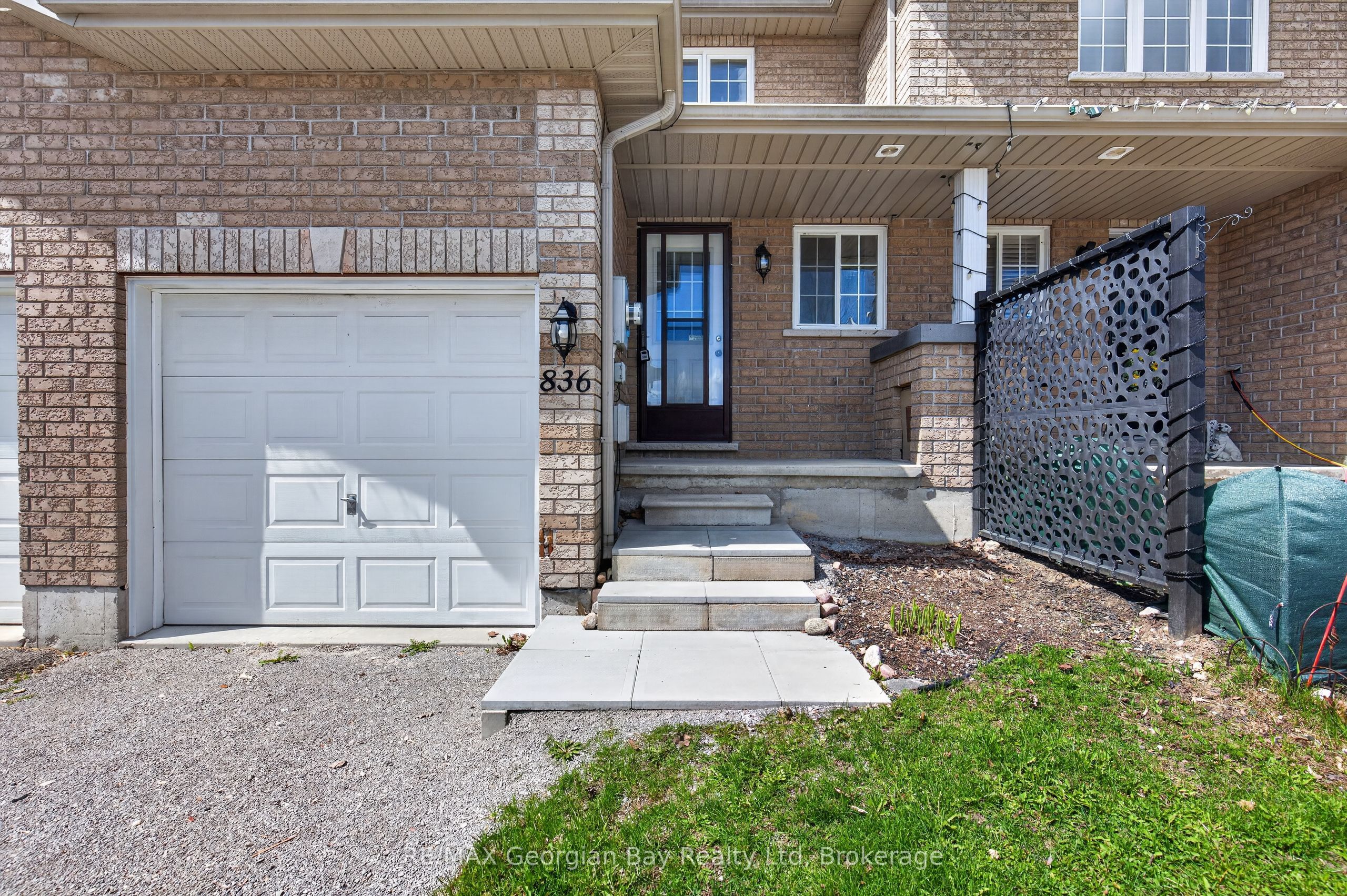 836 Coral Springs Lane, Midland, ON L4R 0A1 photo 2